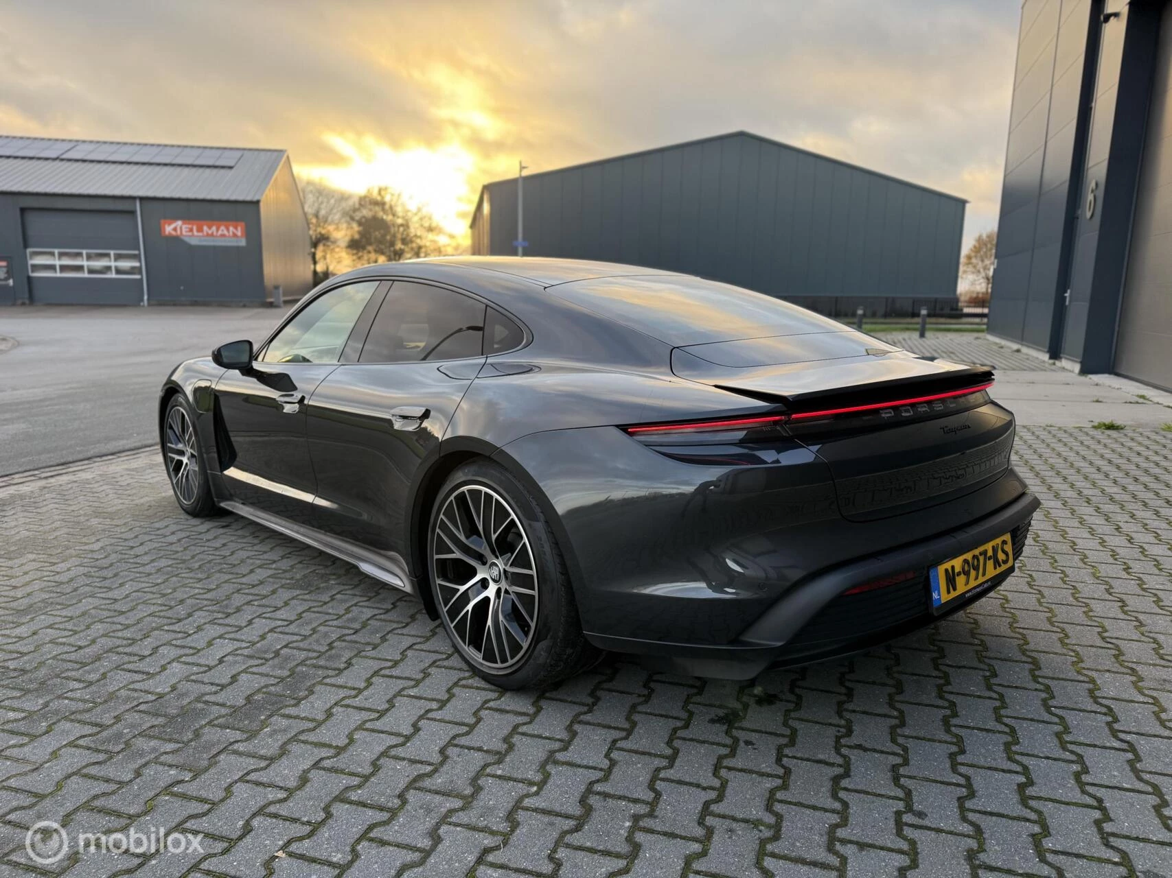 Hoofdafbeelding Porsche Taycan