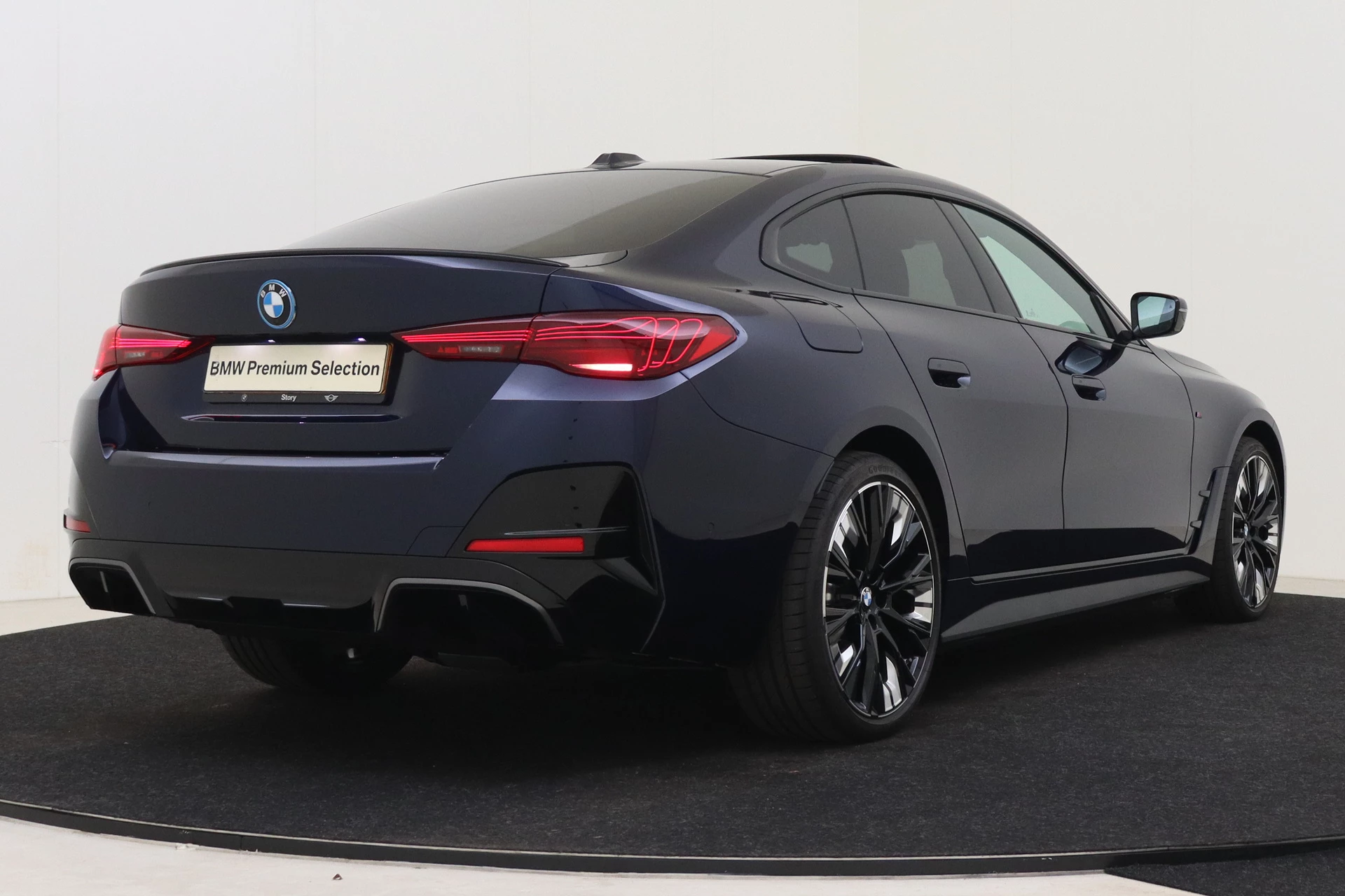 Hoofdafbeelding BMW i4