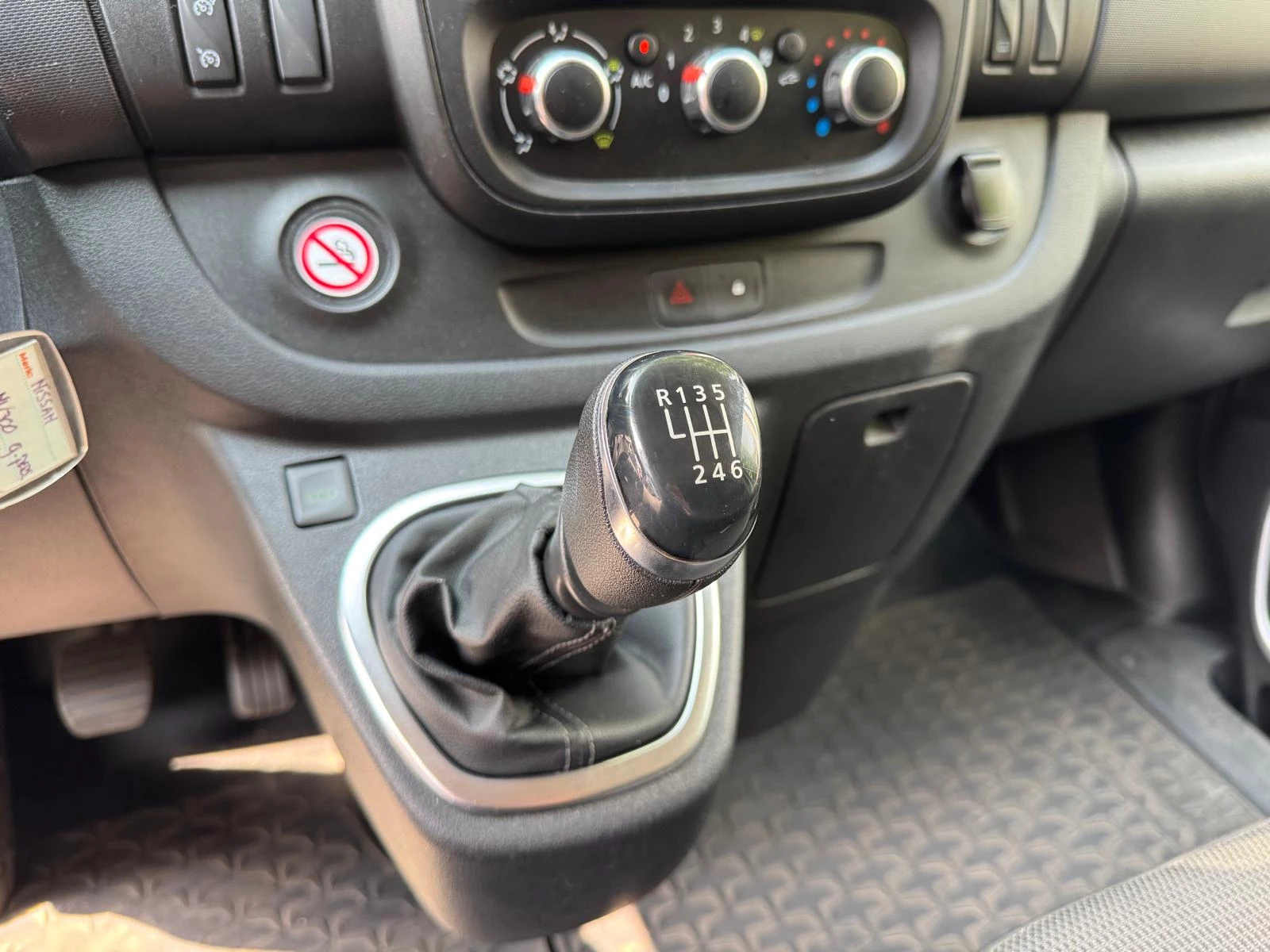 Hoofdafbeelding Nissan NV300