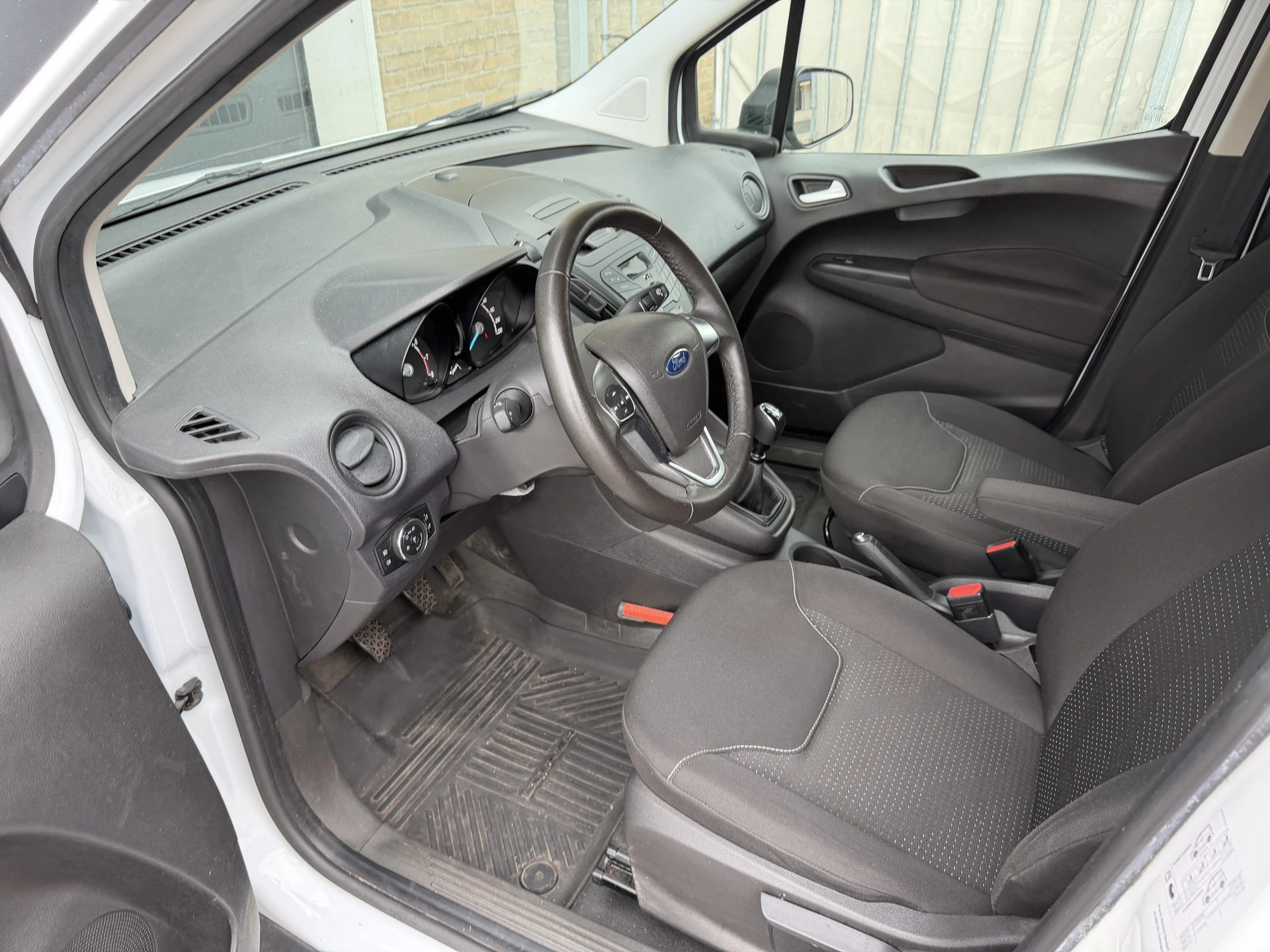 Hoofdafbeelding Ford Transit Courier