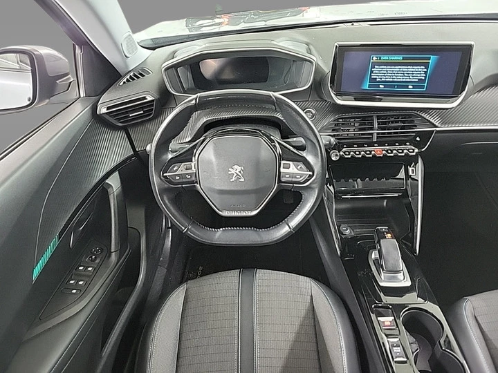 Hoofdafbeelding Peugeot e-2008