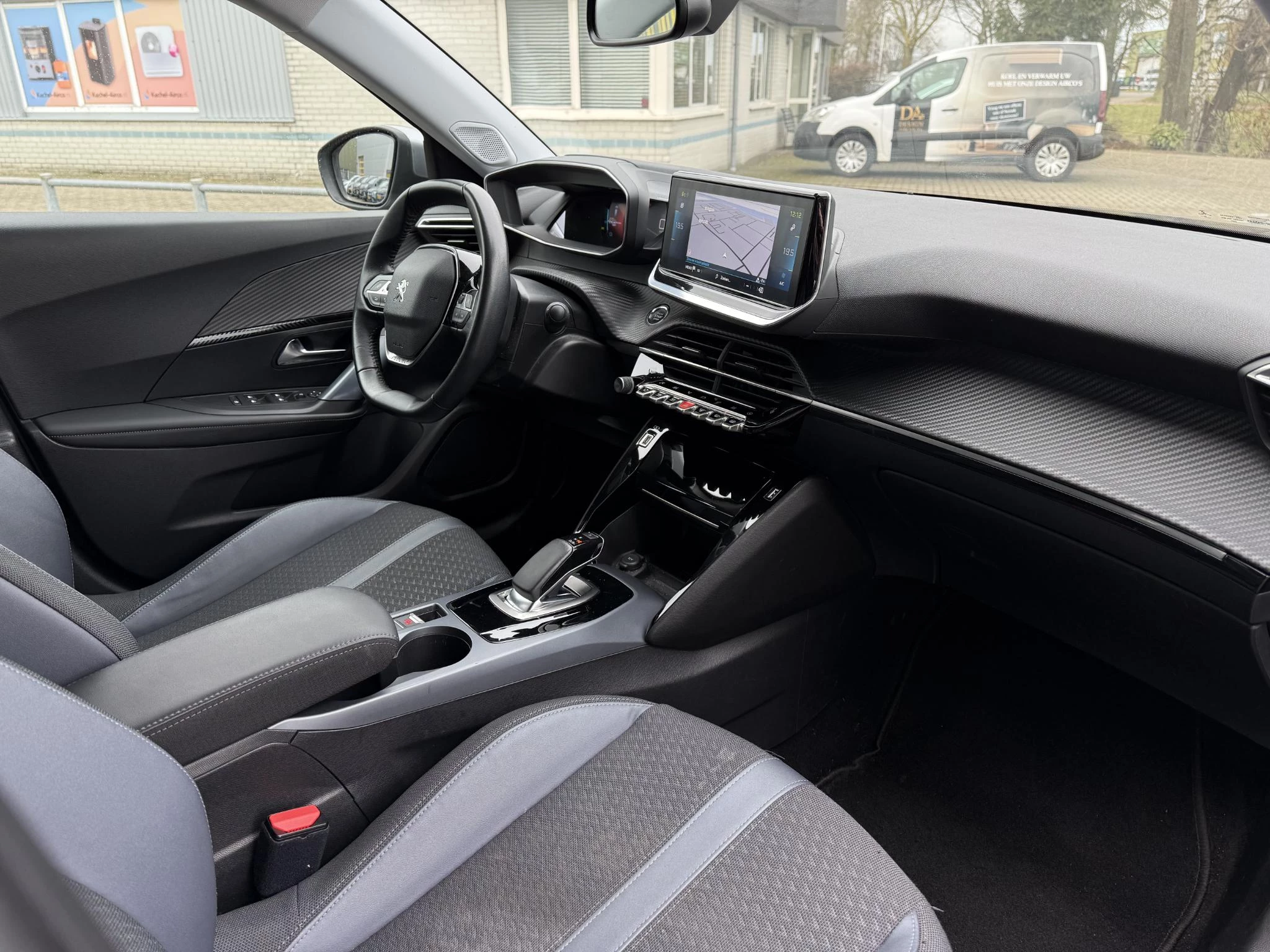 Hoofdafbeelding Peugeot e-2008