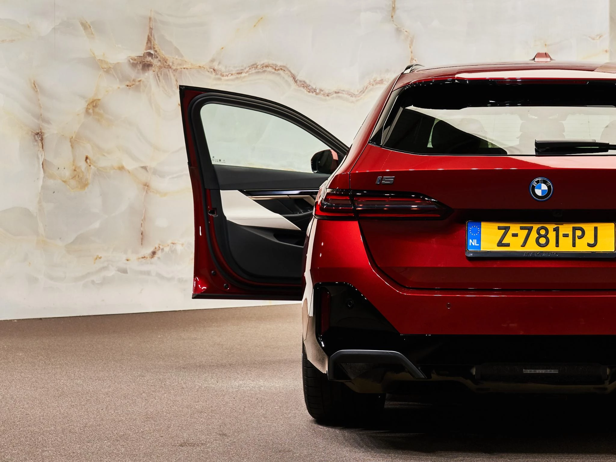 Hoofdafbeelding BMW i5