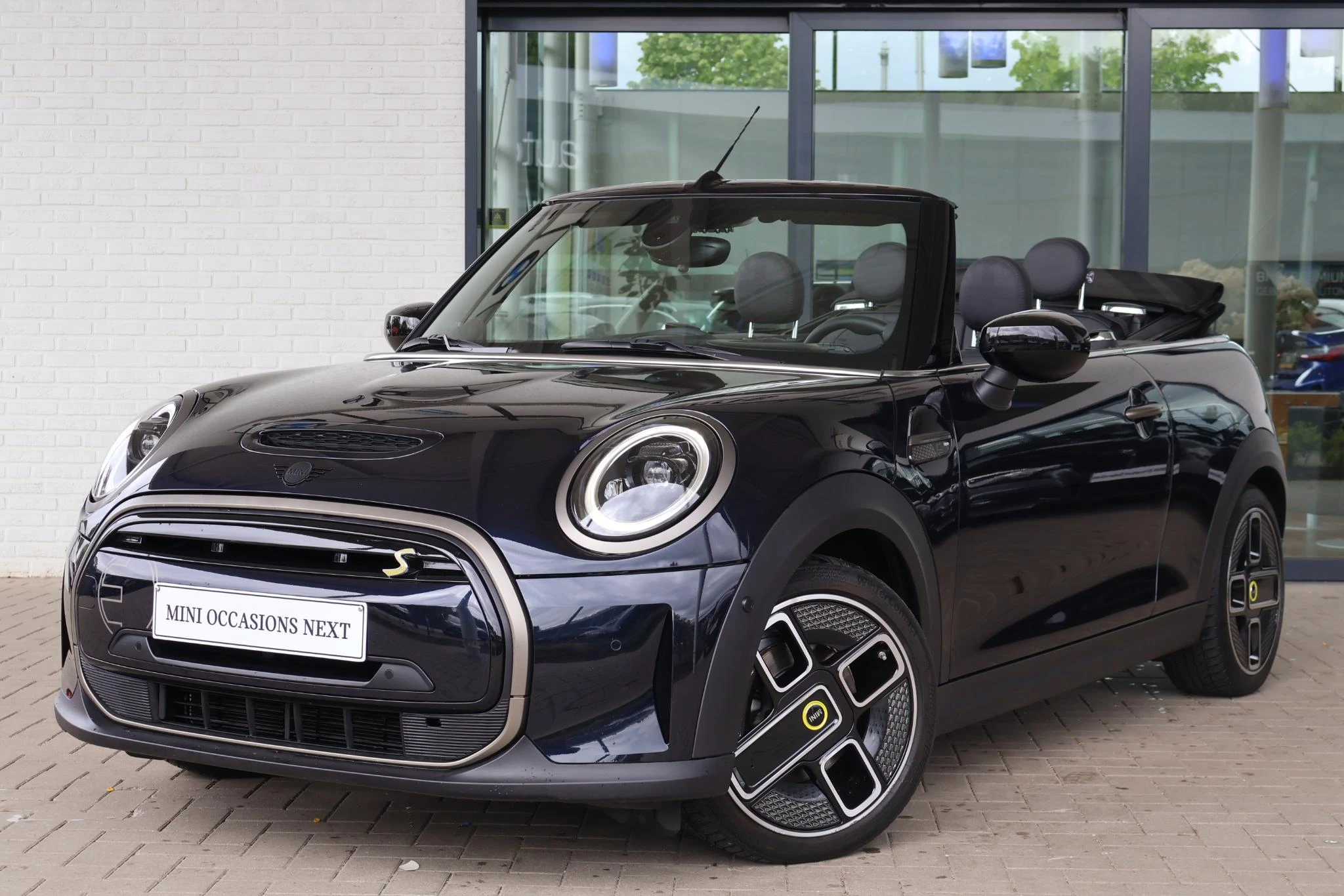 Hoofdafbeelding MINI Cabrio