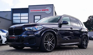Hoofdafbeelding BMW X5 BMW X5 XDrive45e High Executive | Massage | Swarovski | Panorama | BMW Laser koplampen | Stoelverkoeling | Luchtvering | Head up |
