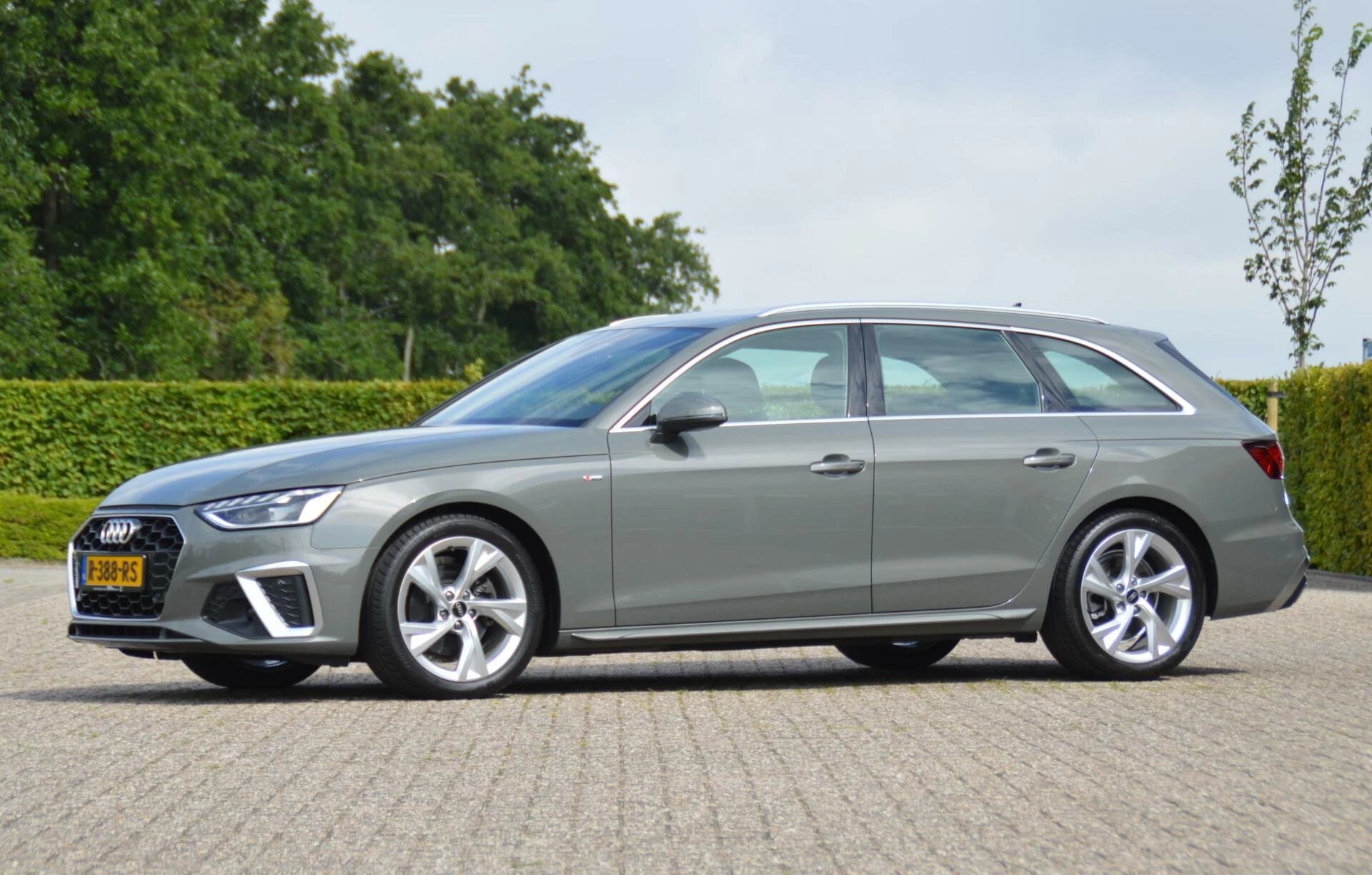 Hoofdafbeelding Audi A4