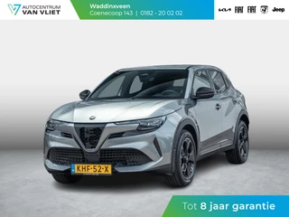 Hoofdafbeelding Alfa Romeo Junior Alfa Romeo Junior Elettrica Speciale 54 kWh | Techno Pack | Warmtepomp | Verwarmbare Voorruit | Arese Silver