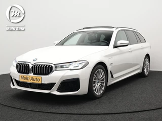 BMW 5 Serie Touring 530e xDrive M-Sport Plug In Hybrid PHEV | Adaptive Cruise | Trekhaak af Fabriek | Laser LED | Carplay | Camera | Head Up | Electrische Lederen Sportstoelen | Stuur/Stoel Verwarming |