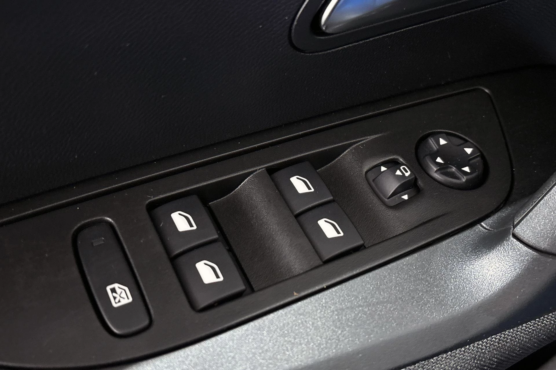 Hoofdafbeelding Peugeot e-2008