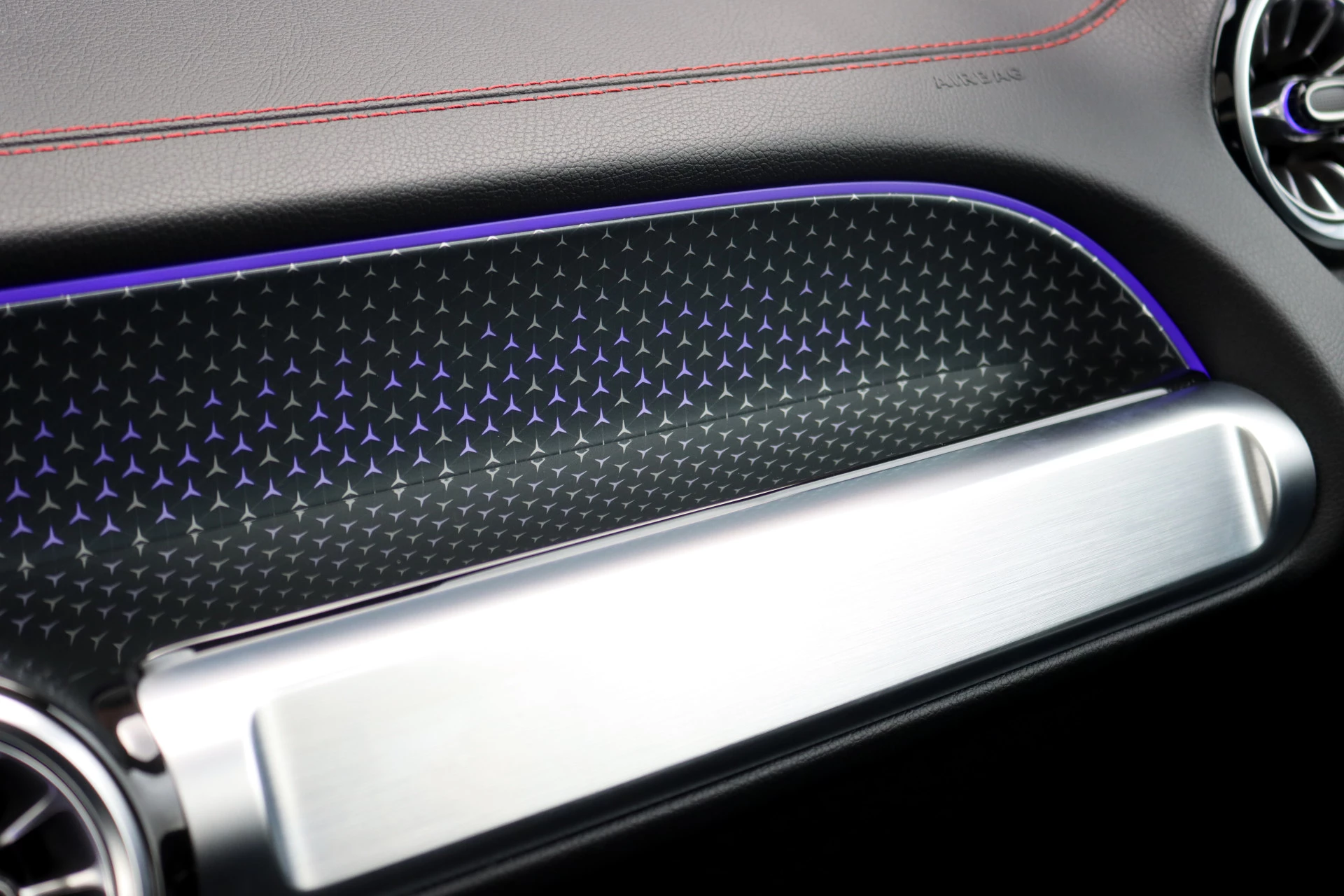 Hoofdafbeelding Mercedes-Benz EQB