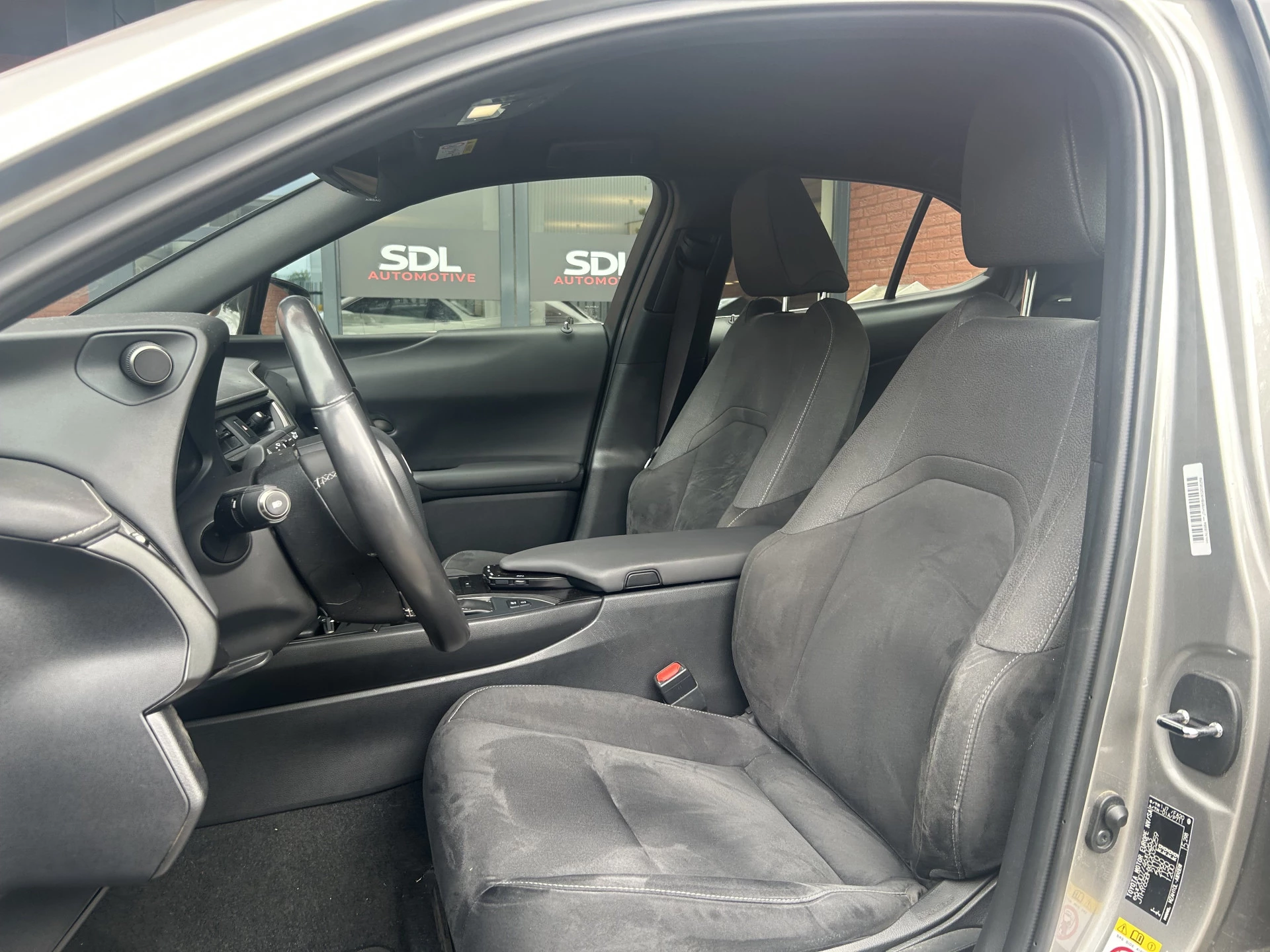 Hoofdafbeelding Lexus UX