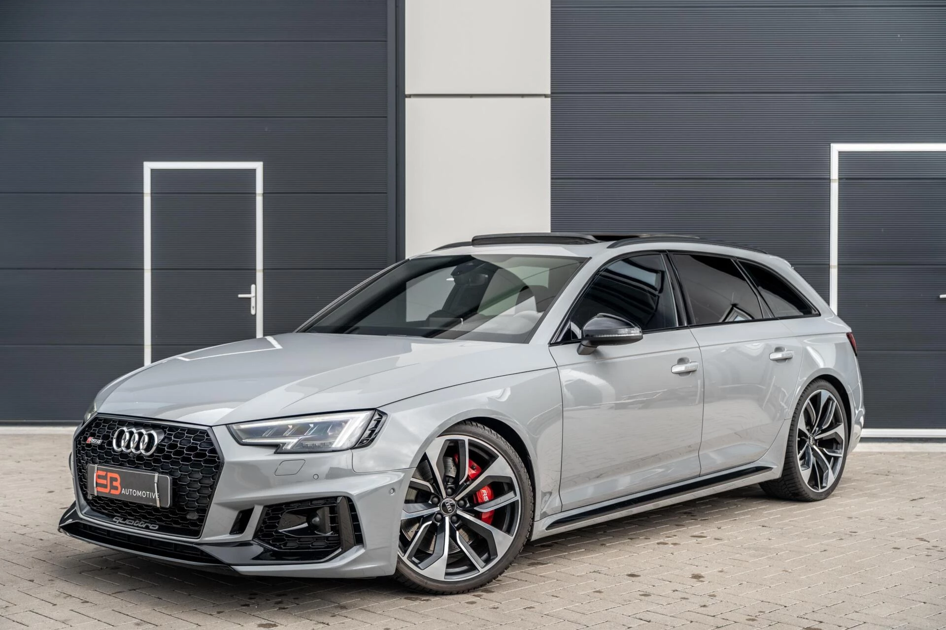 Hoofdafbeelding Audi RS4