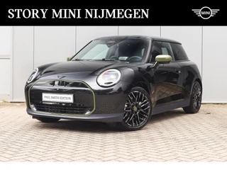 MINI Electric Hatchback Cooper SE / Pakket XL / Panoramadak / JCW Sportstoelen / Comfort Access / Head-Up / Parking Assistant Plus / Stuurverwarming