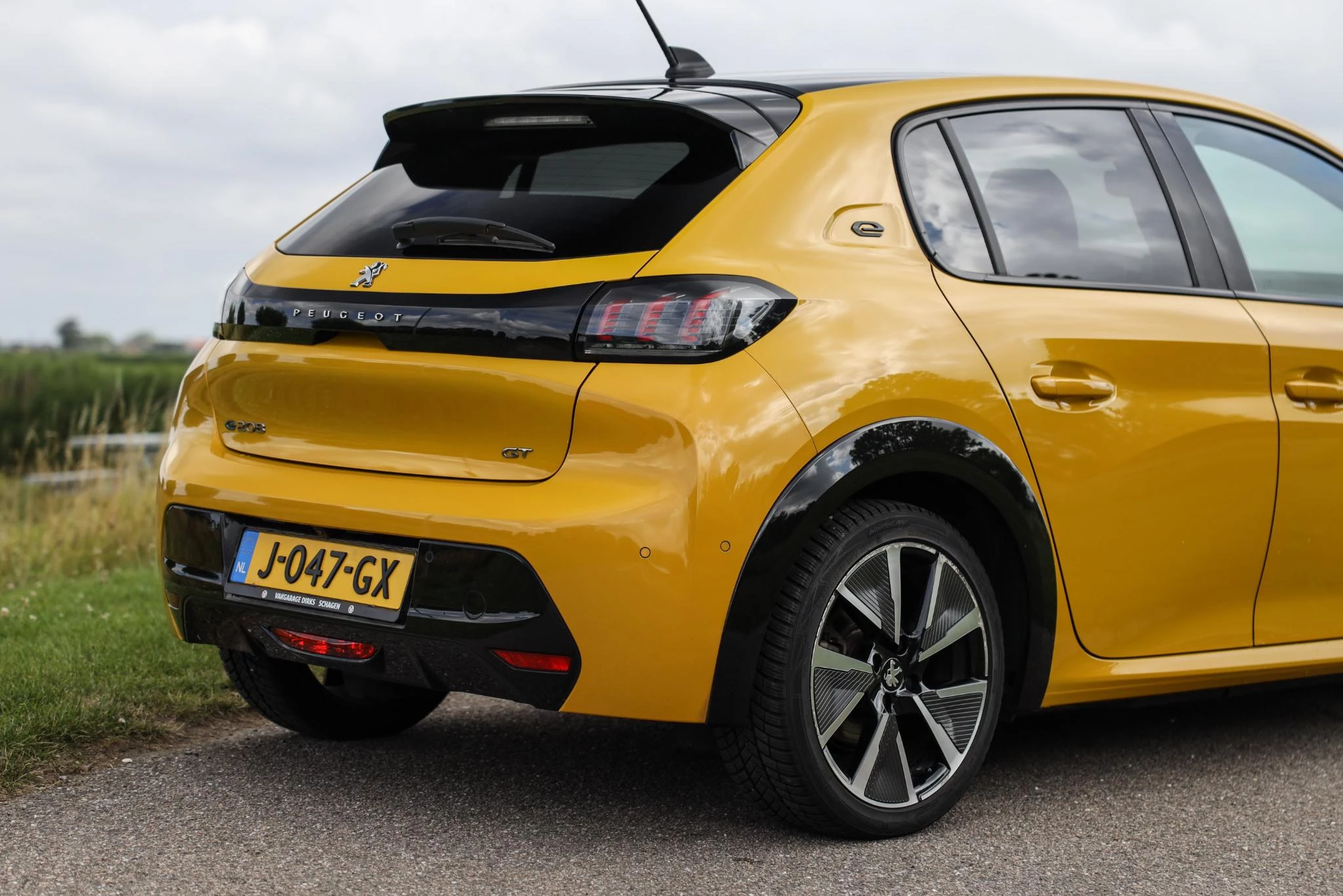 Hoofdafbeelding Peugeot e-208