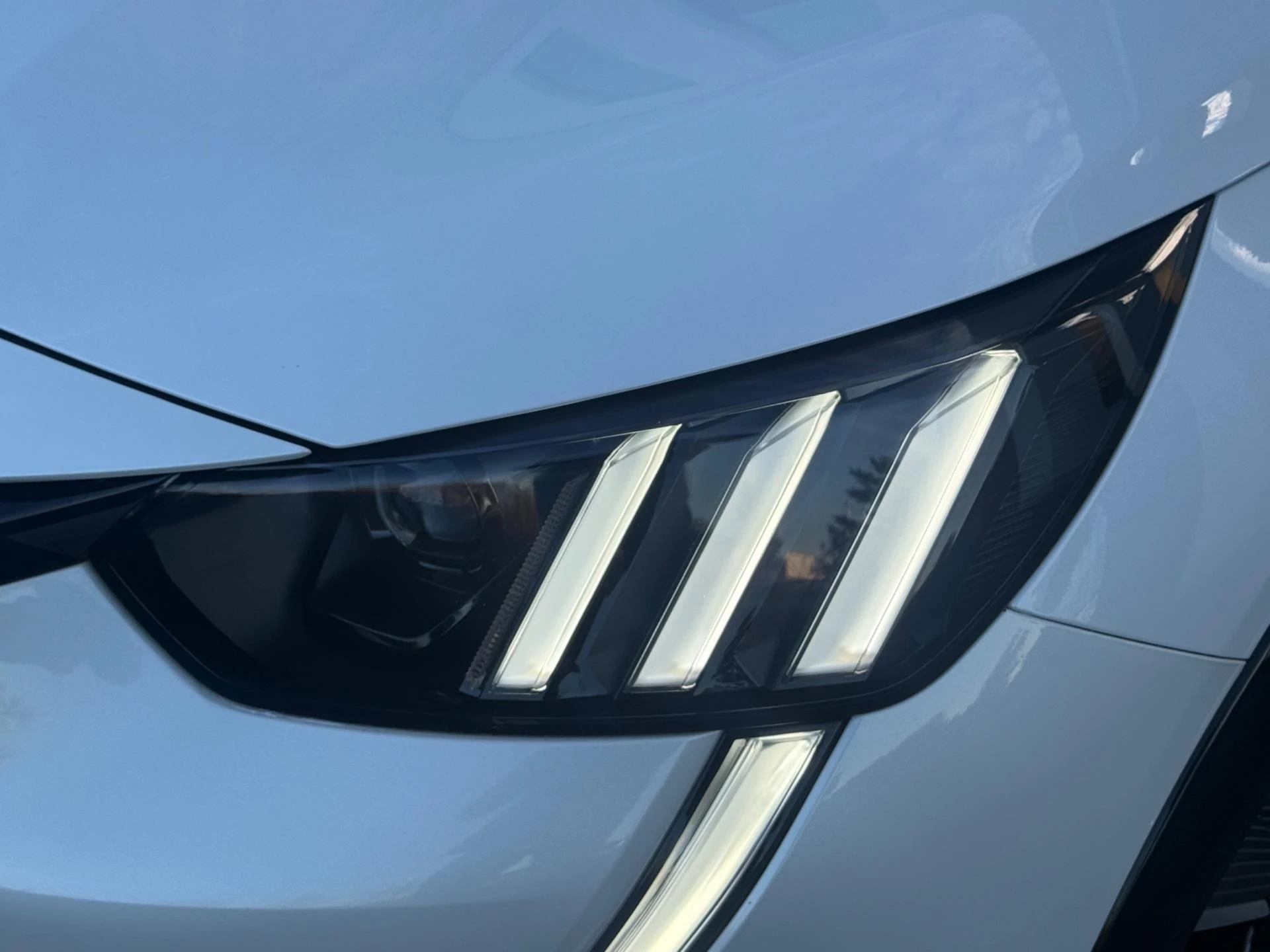 Hoofdafbeelding Peugeot e-208