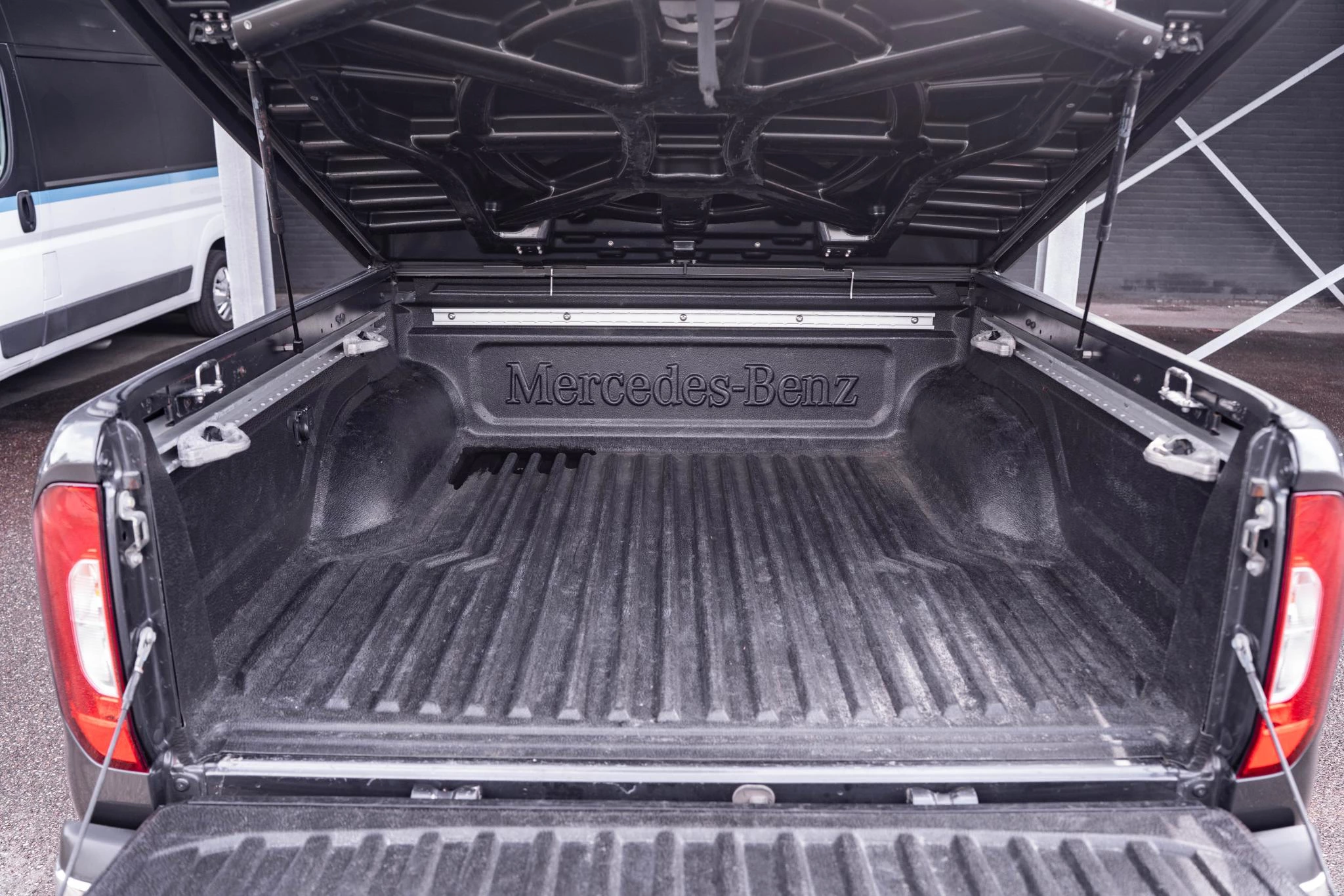 Hoofdafbeelding Mercedes-Benz X-Klasse
