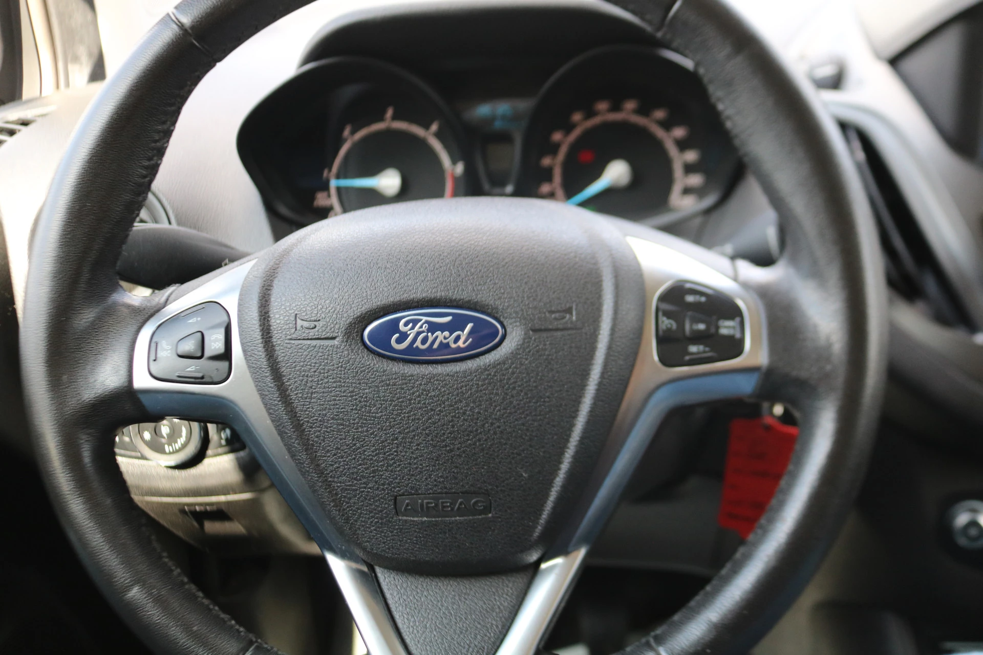 Hoofdafbeelding Ford Transit Courier