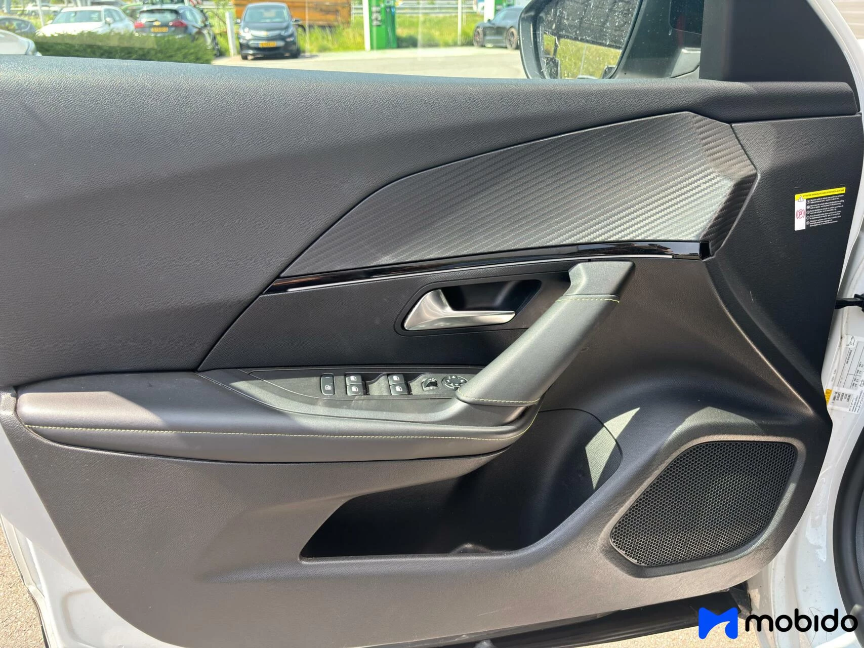 Hoofdafbeelding Peugeot e-2008