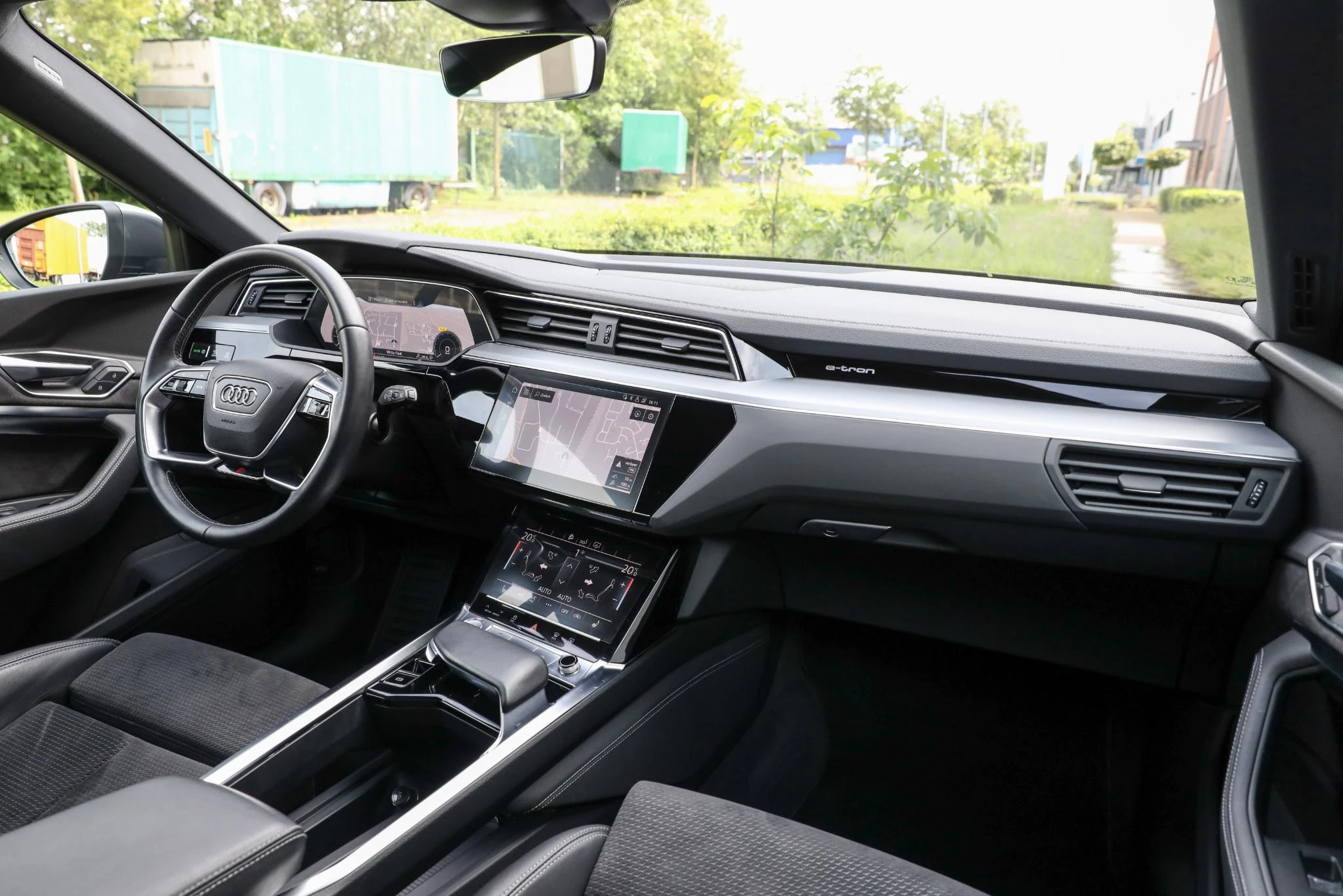 Hoofdafbeelding Audi e-tron