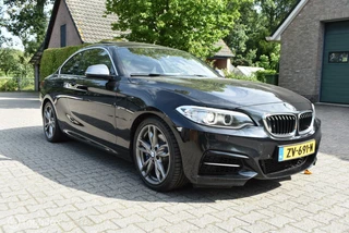 Hoofdafbeelding BMW 2 Serie BMW 2-serie Coupé M235i xDrive High Exe M Performance