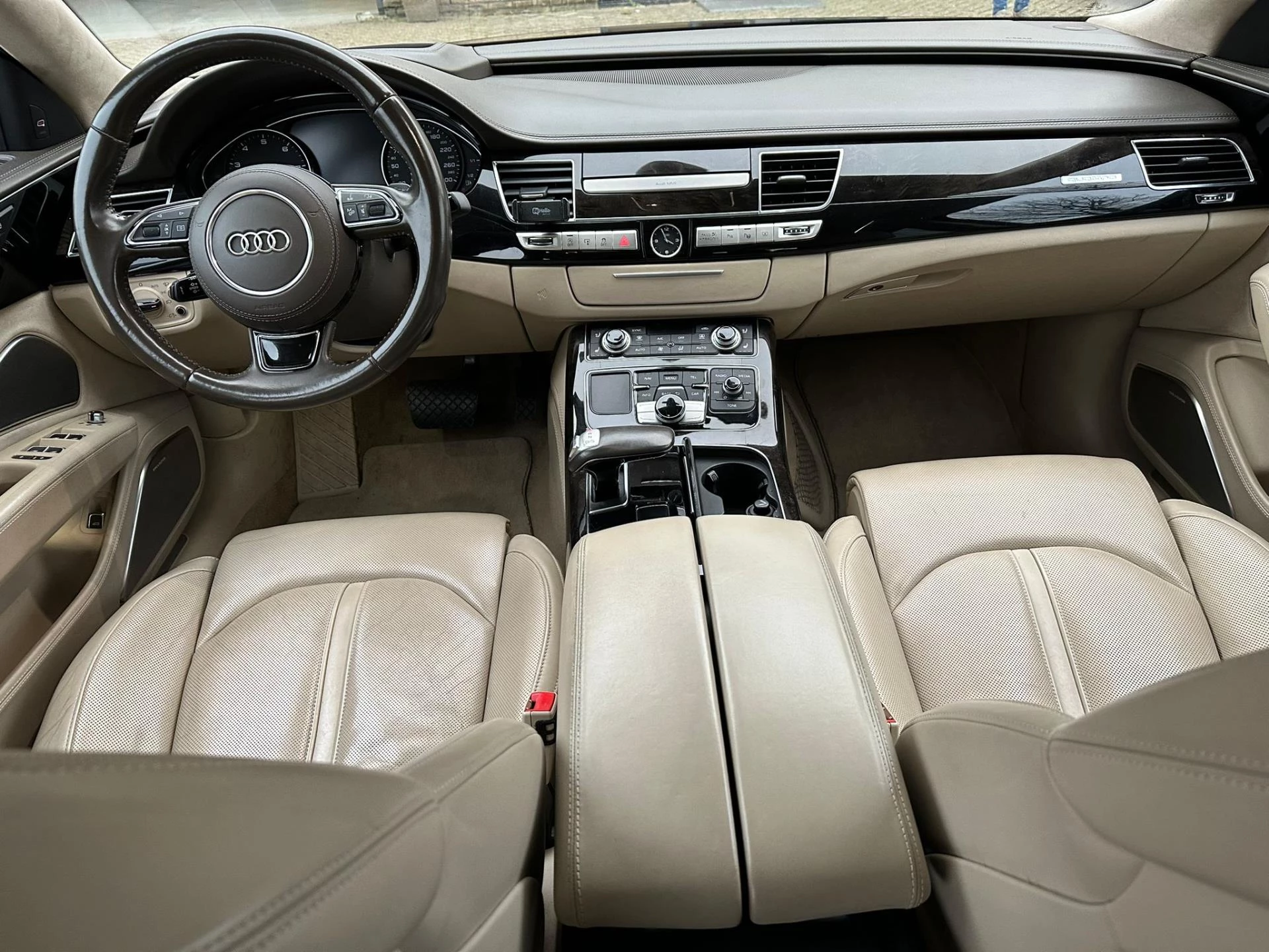 Hoofdafbeelding Audi A8