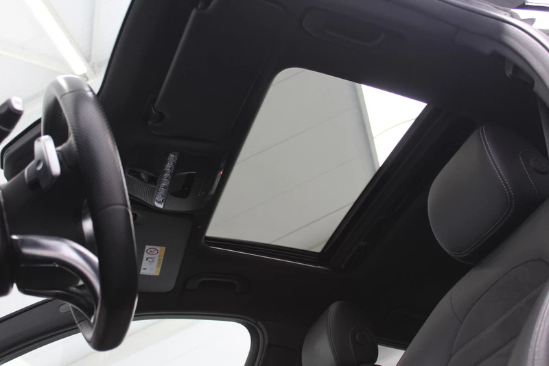 Hoofdafbeelding Mercedes-Benz EQC