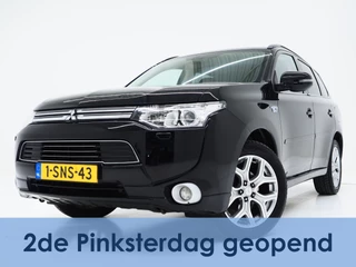 Mitsubishi Outlander 2.0 PHEV Instyle | Schuifdak | Trekhaak | Leder | Keyless | Camera | Stoelverwarming | Cruise