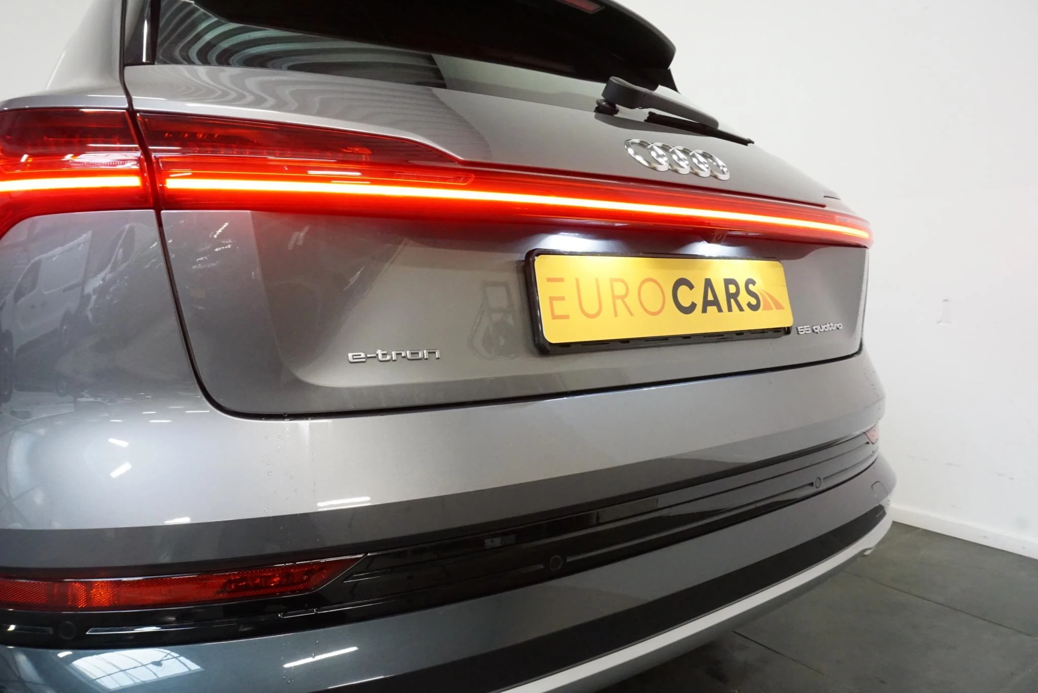 Hoofdafbeelding Audi e-tron