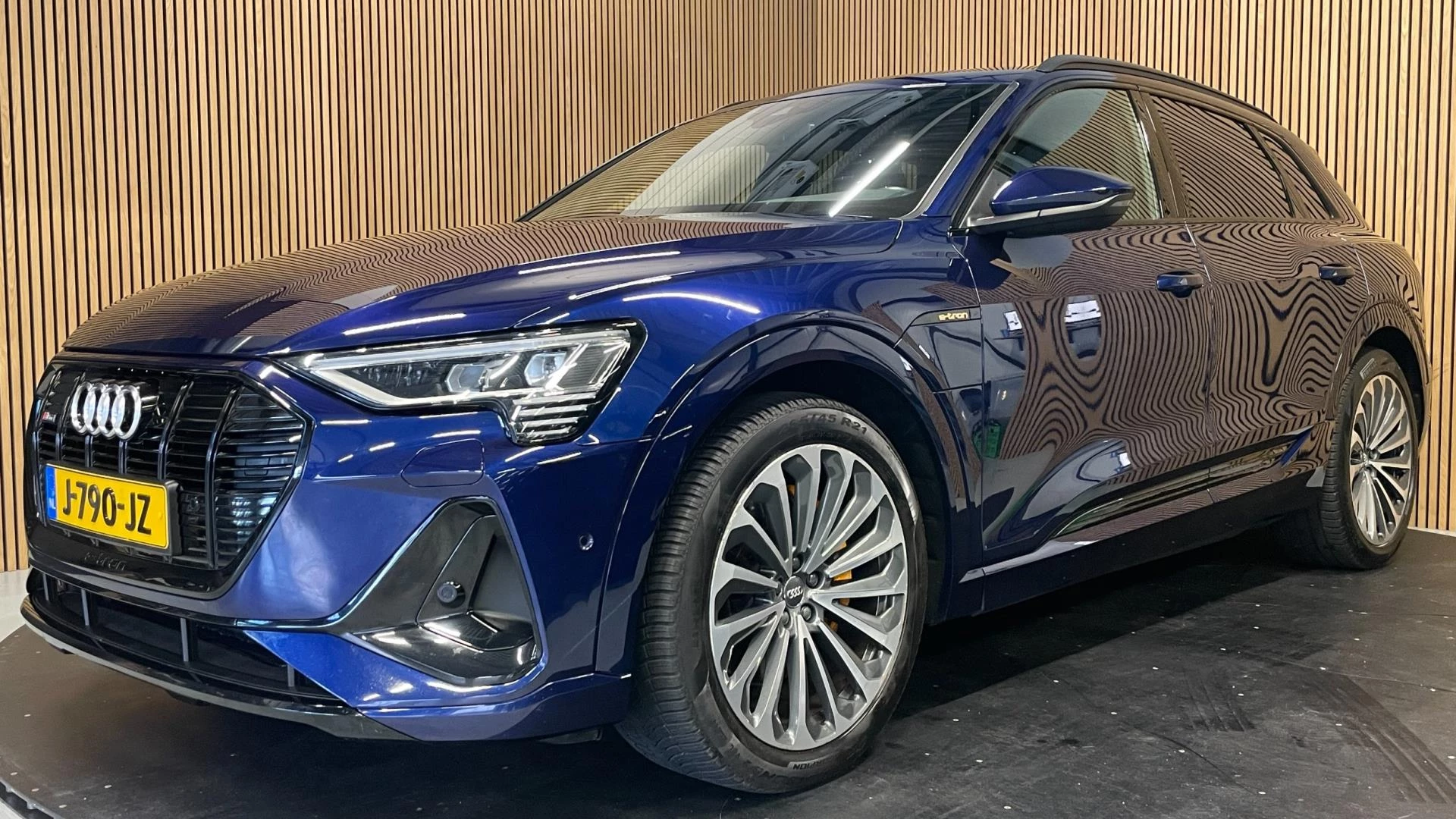 Hoofdafbeelding Audi e-tron