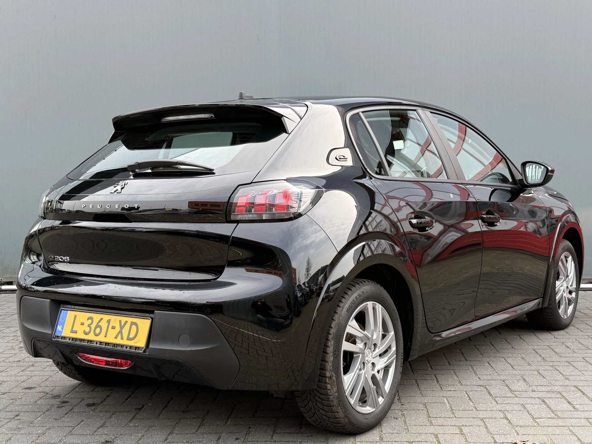 Hoofdafbeelding Peugeot e-208