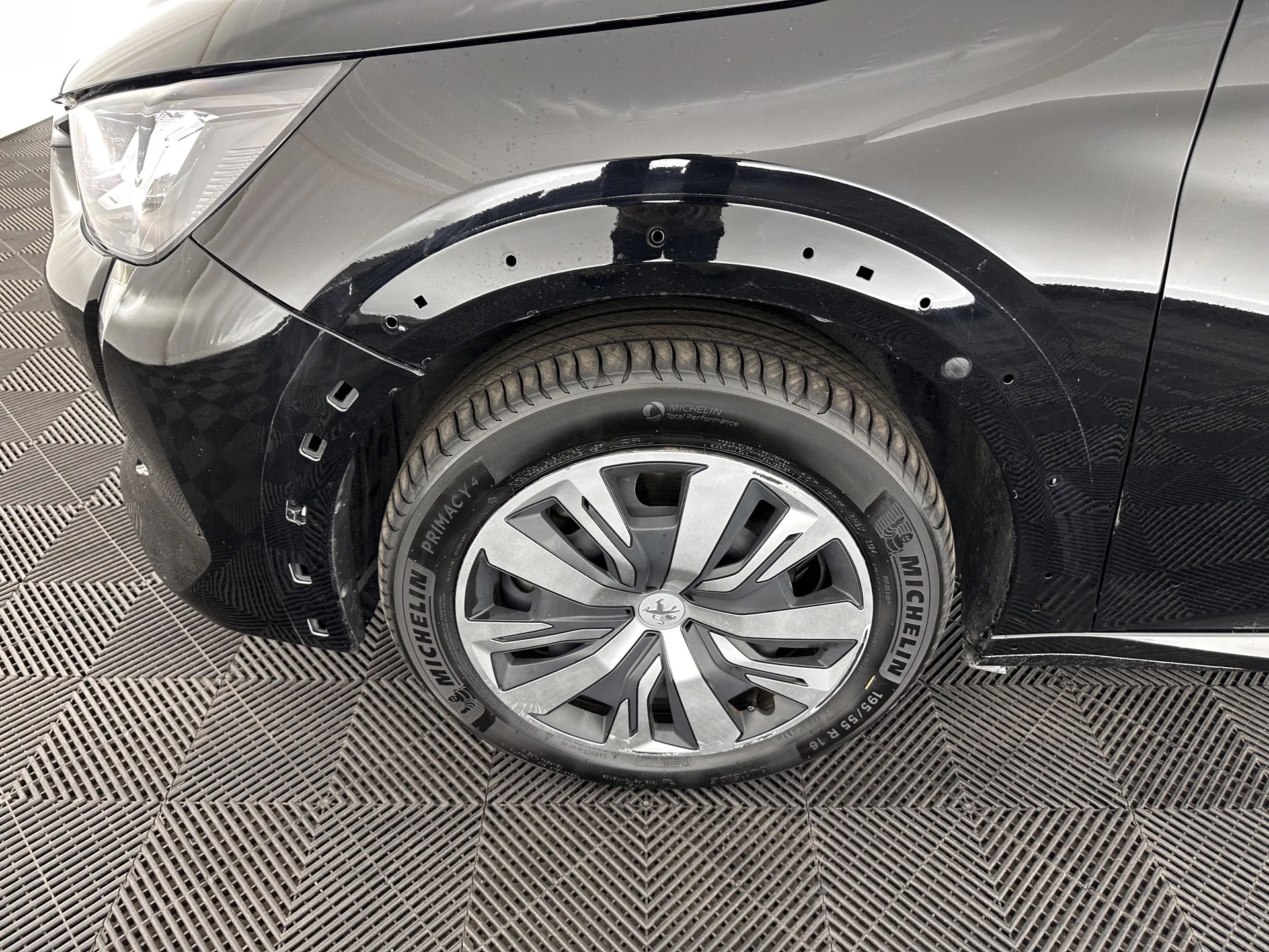 Hoofdafbeelding Peugeot e-208