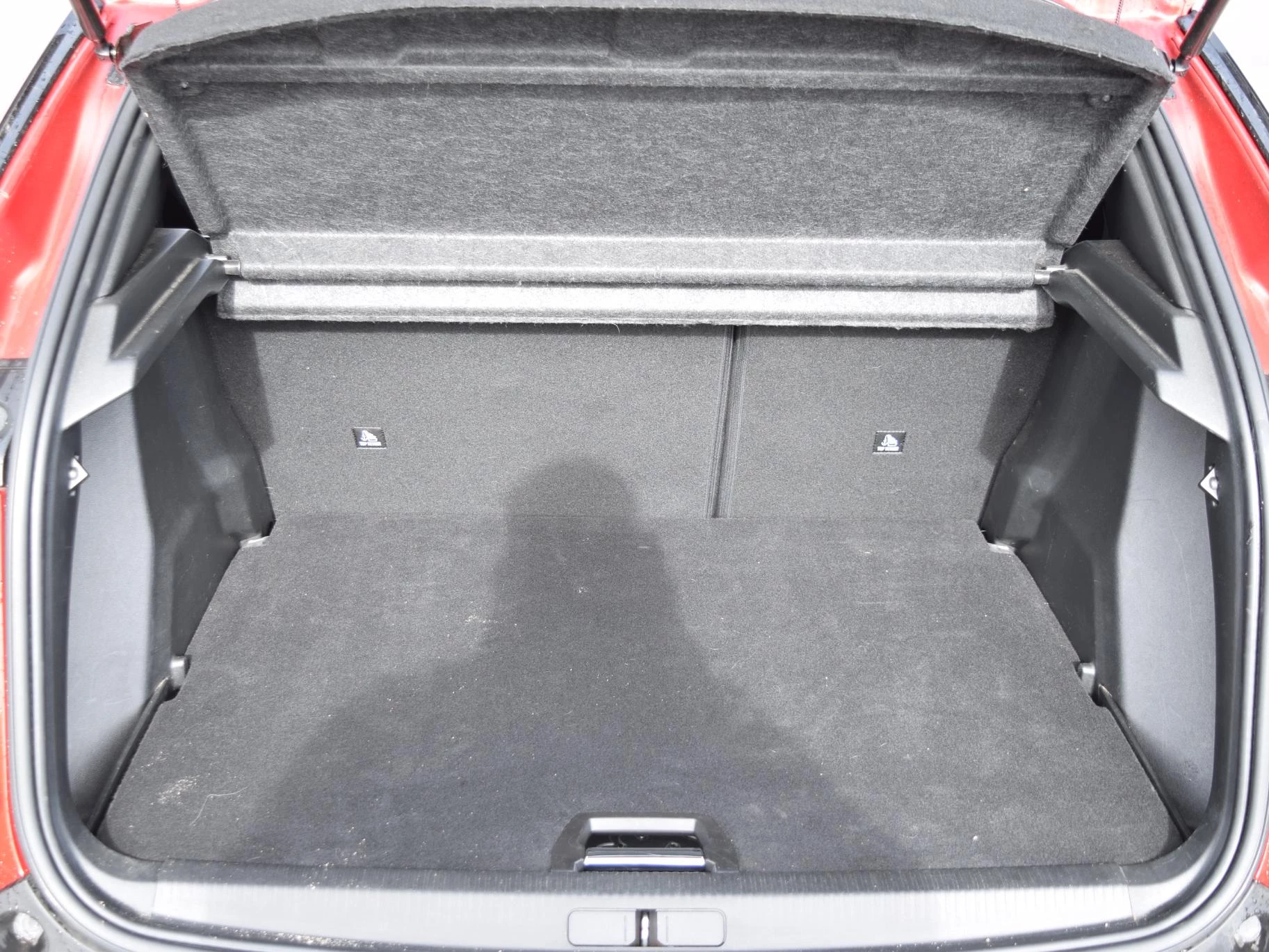 Hoofdafbeelding Peugeot e-2008