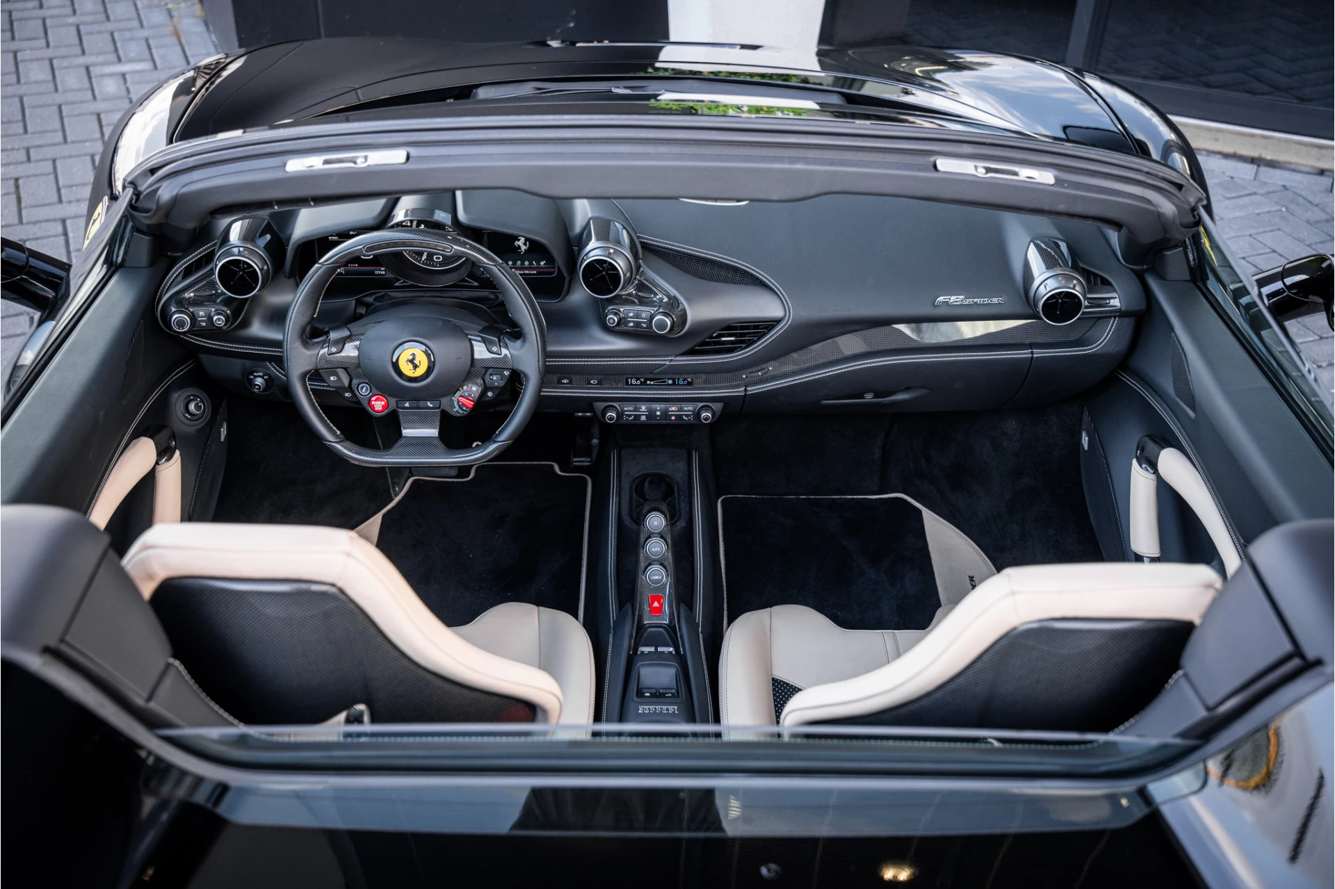 Hoofdafbeelding Ferrari F8 Spider