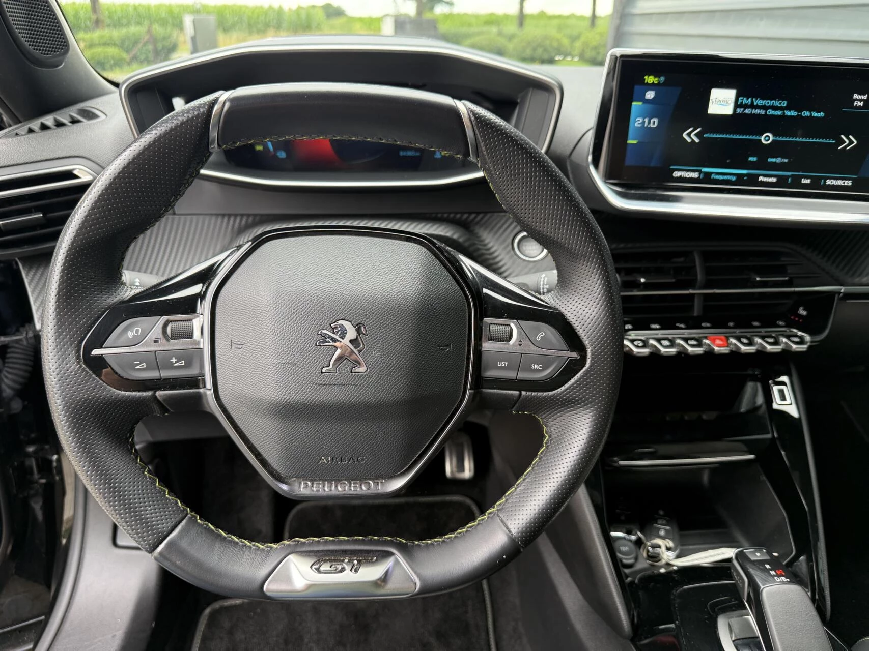 Hoofdafbeelding Peugeot e-2008