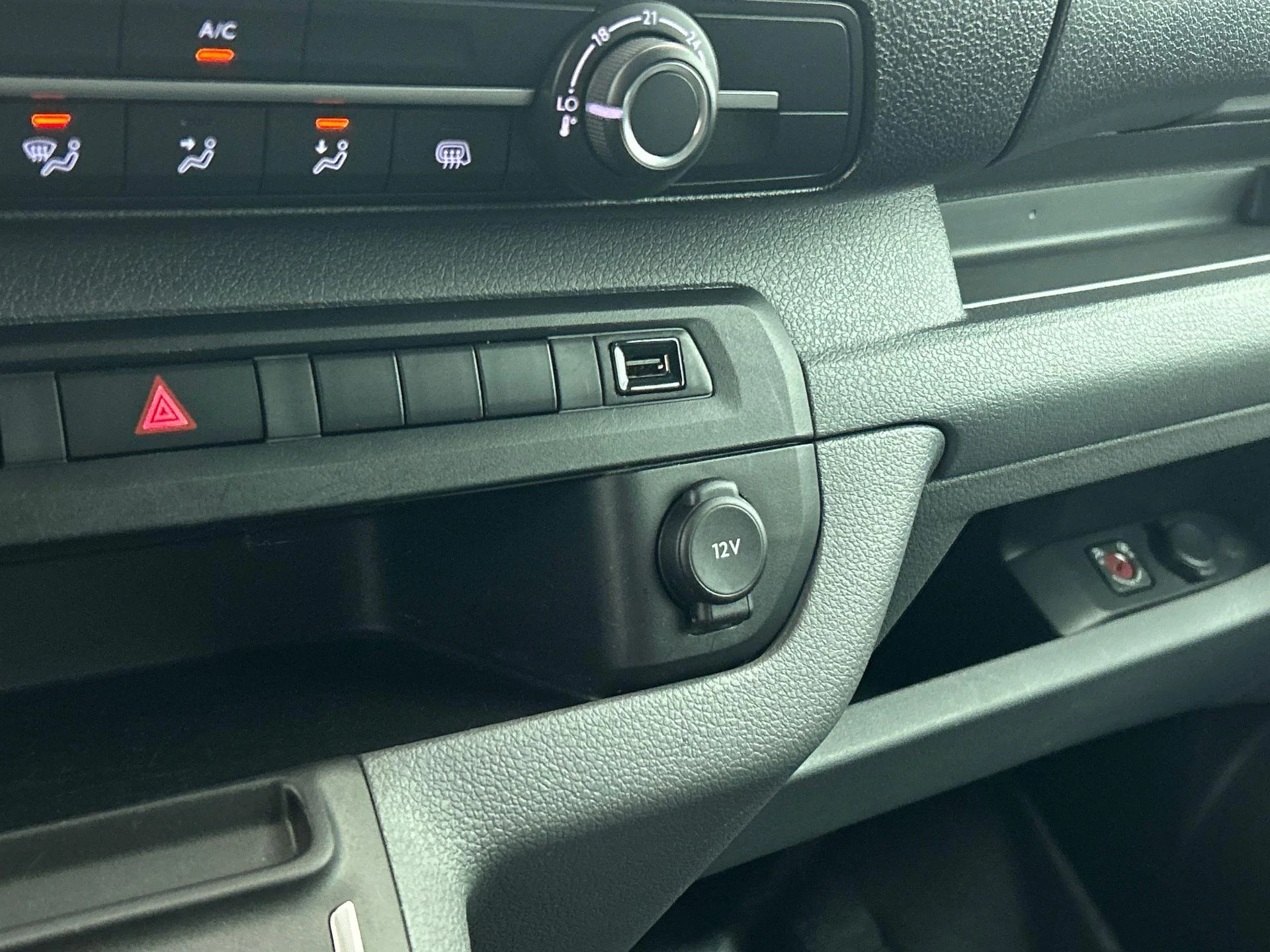 Hoofdafbeelding Peugeot e-Expert
