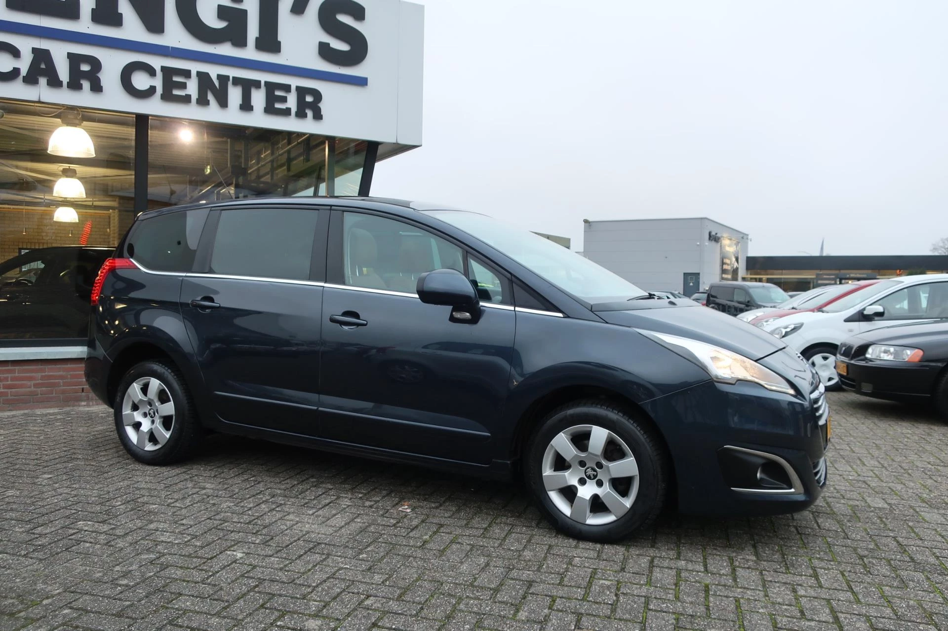 Hoofdafbeelding Peugeot 5008