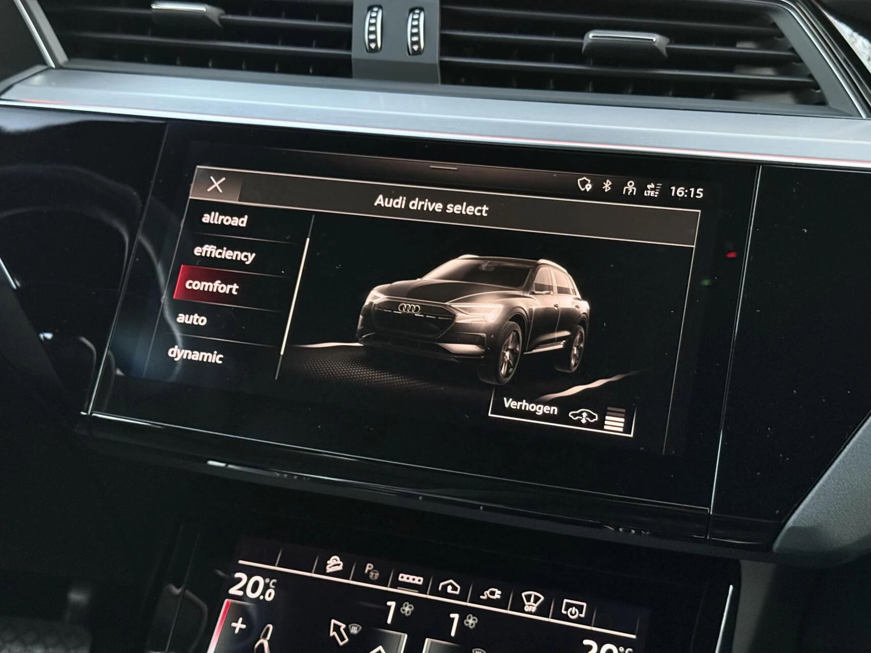 Hoofdafbeelding Audi e-tron