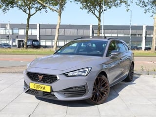 Cupra Leon Sportstourer 1.4 e-Hybrid 245PK | Panodak | Keyless | Camera | Carplay | Dodehoek | Adaptive Cruise | 19"Inch |