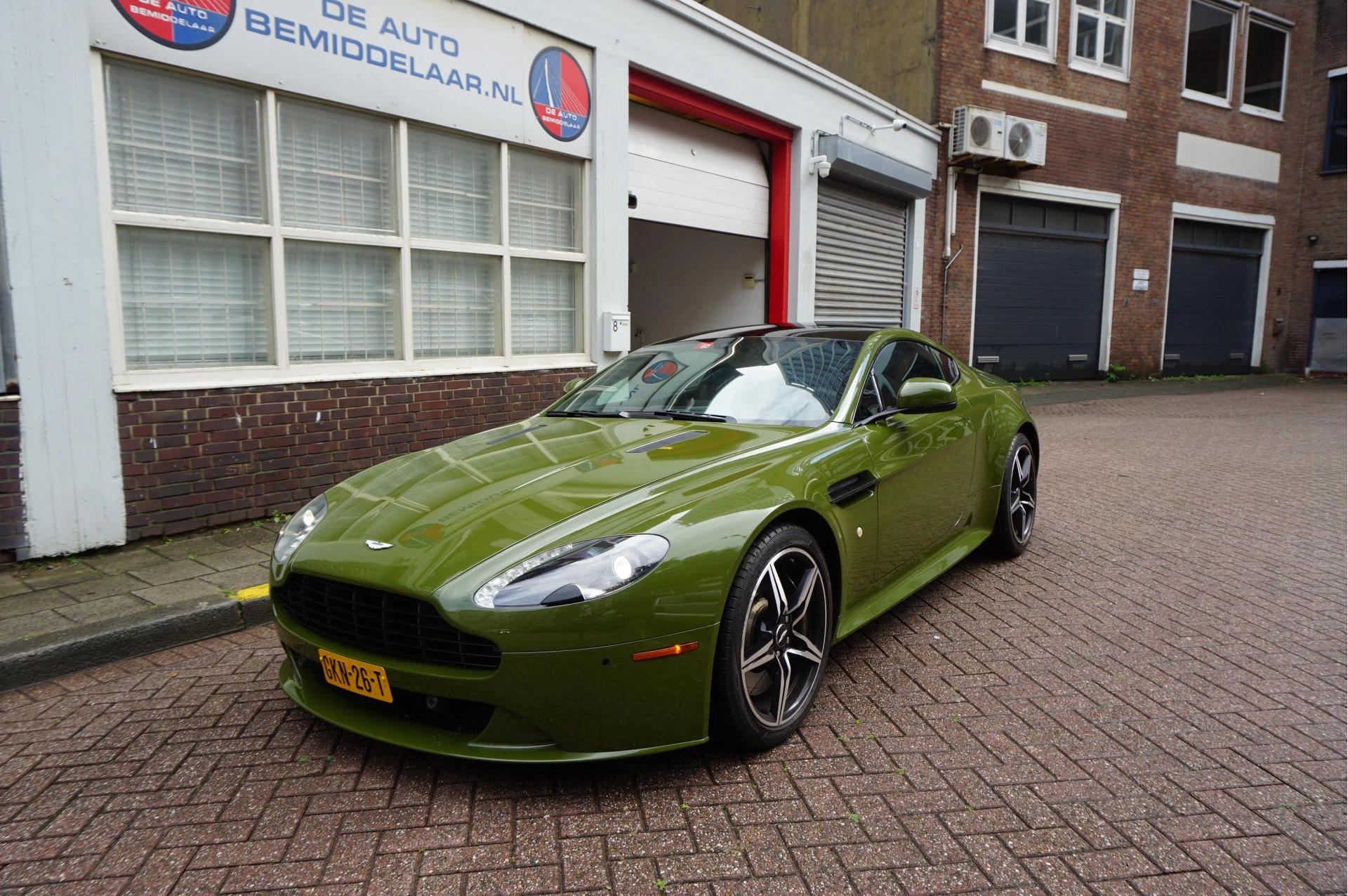 Hoofdafbeelding Aston Martin V8 Vantage