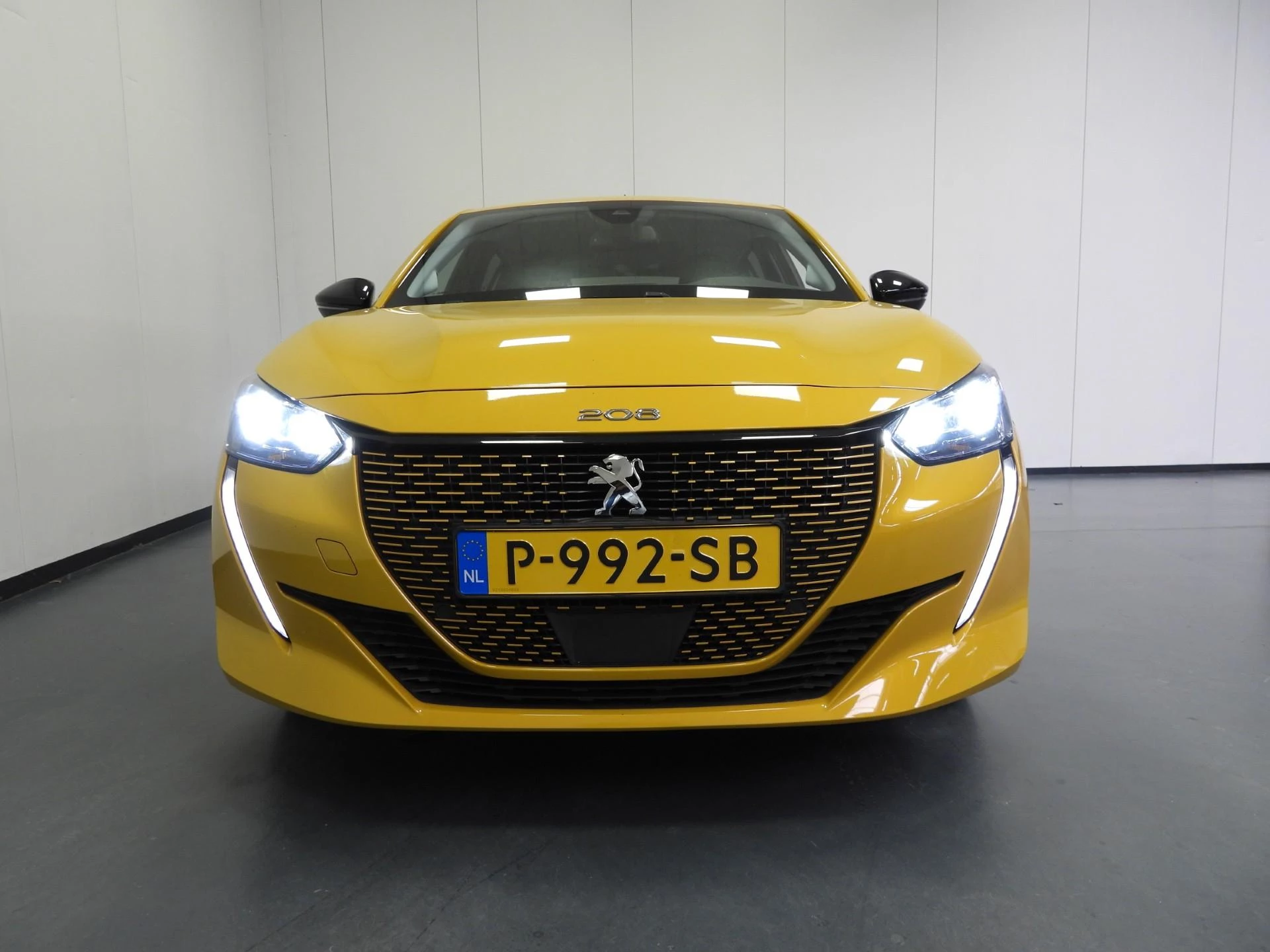 Hoofdafbeelding Peugeot e-208