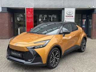 Hoofdafbeelding Toyota C-HR Toyota C-HR 1.8 Hybrid 140 EXECUTIVE NIEUW DIRECT LEVERBAAR! JBL-AUDIO 19'' LM-VELGEN PARK-SENSOREN APPLE/ANDROID CLIMA AD-CRUISE BLIND SPOT STOELVERW KEYLESS