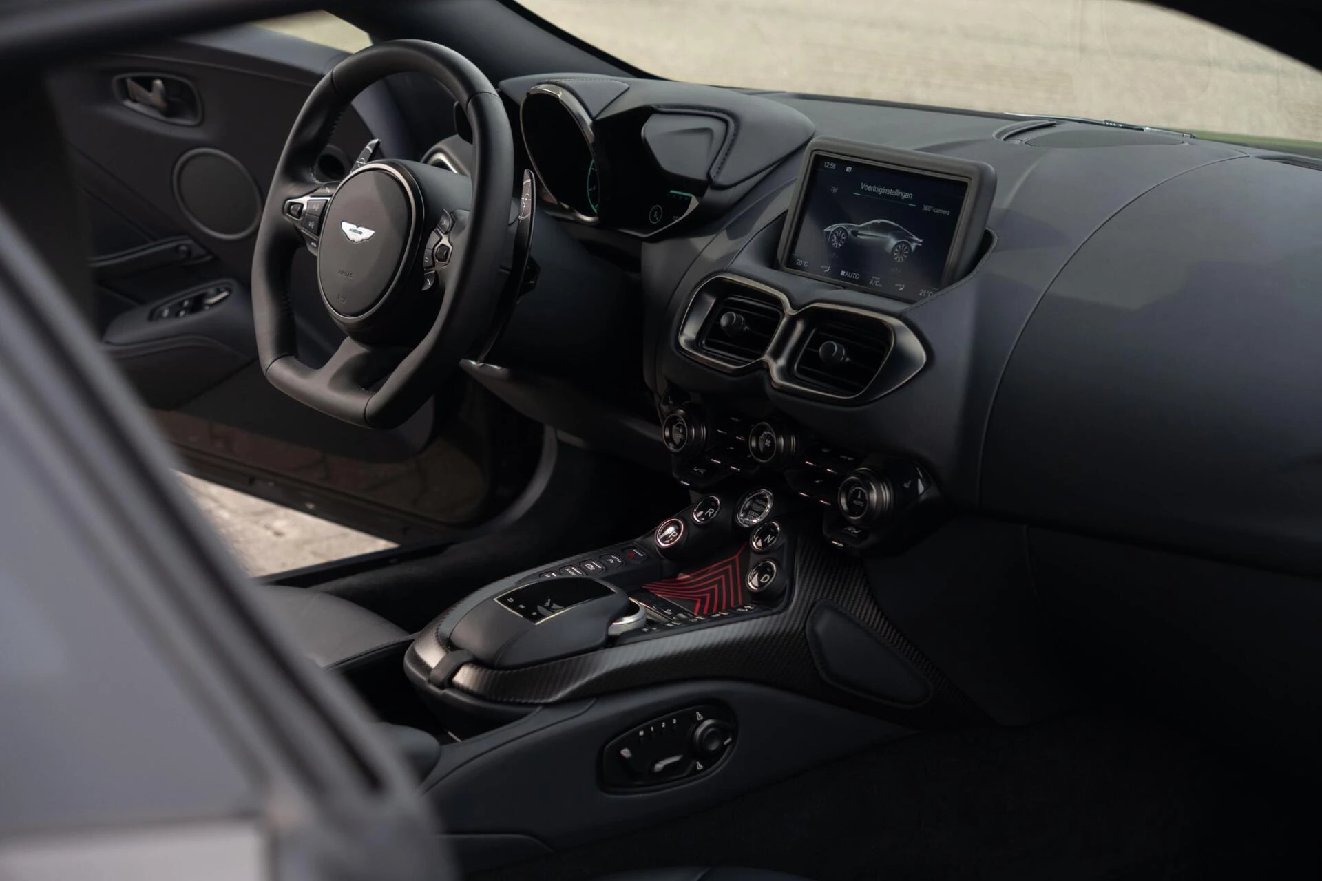 Hoofdafbeelding Aston Martin V8 Vantage