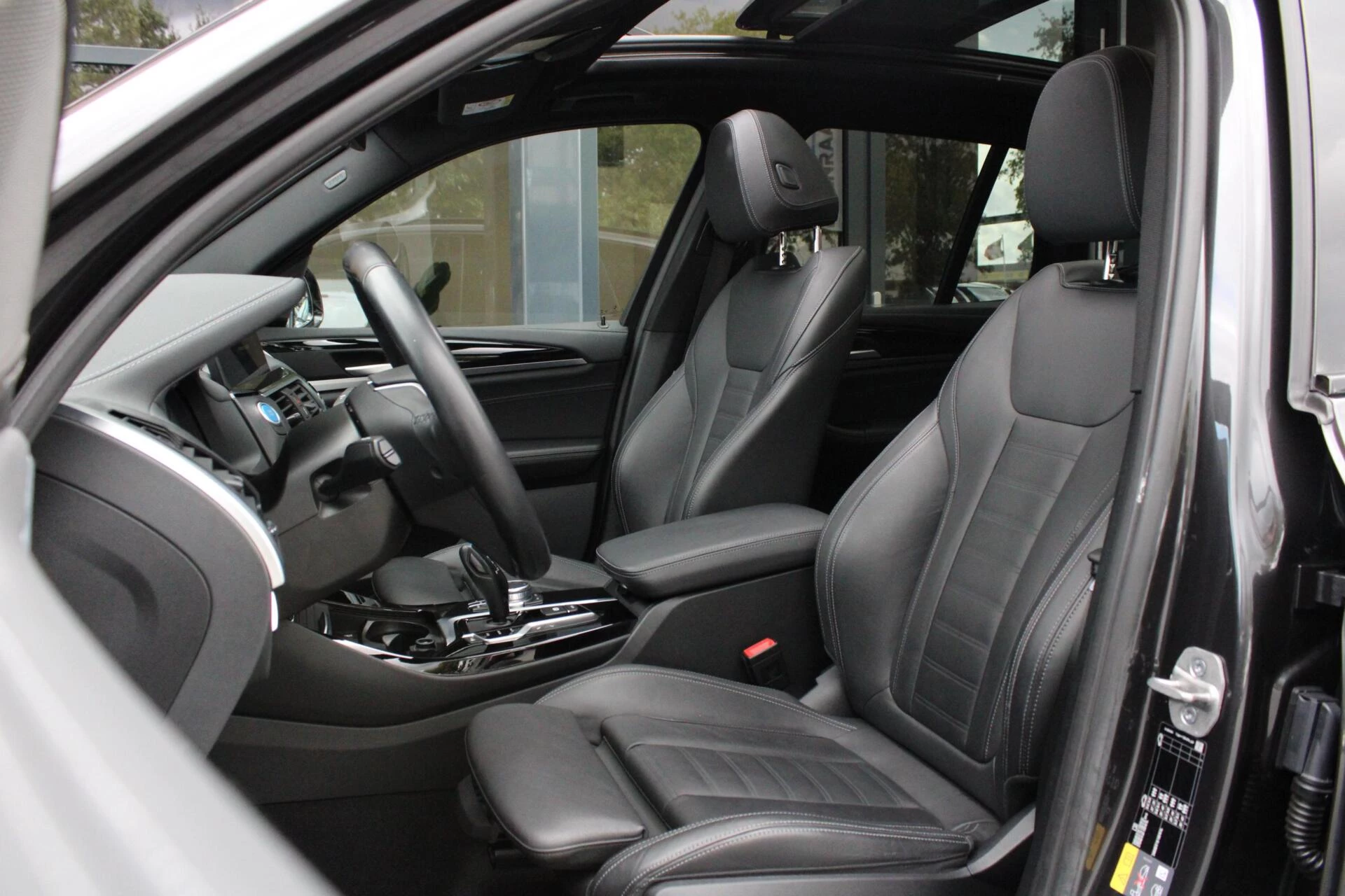 Hoofdafbeelding BMW iX3