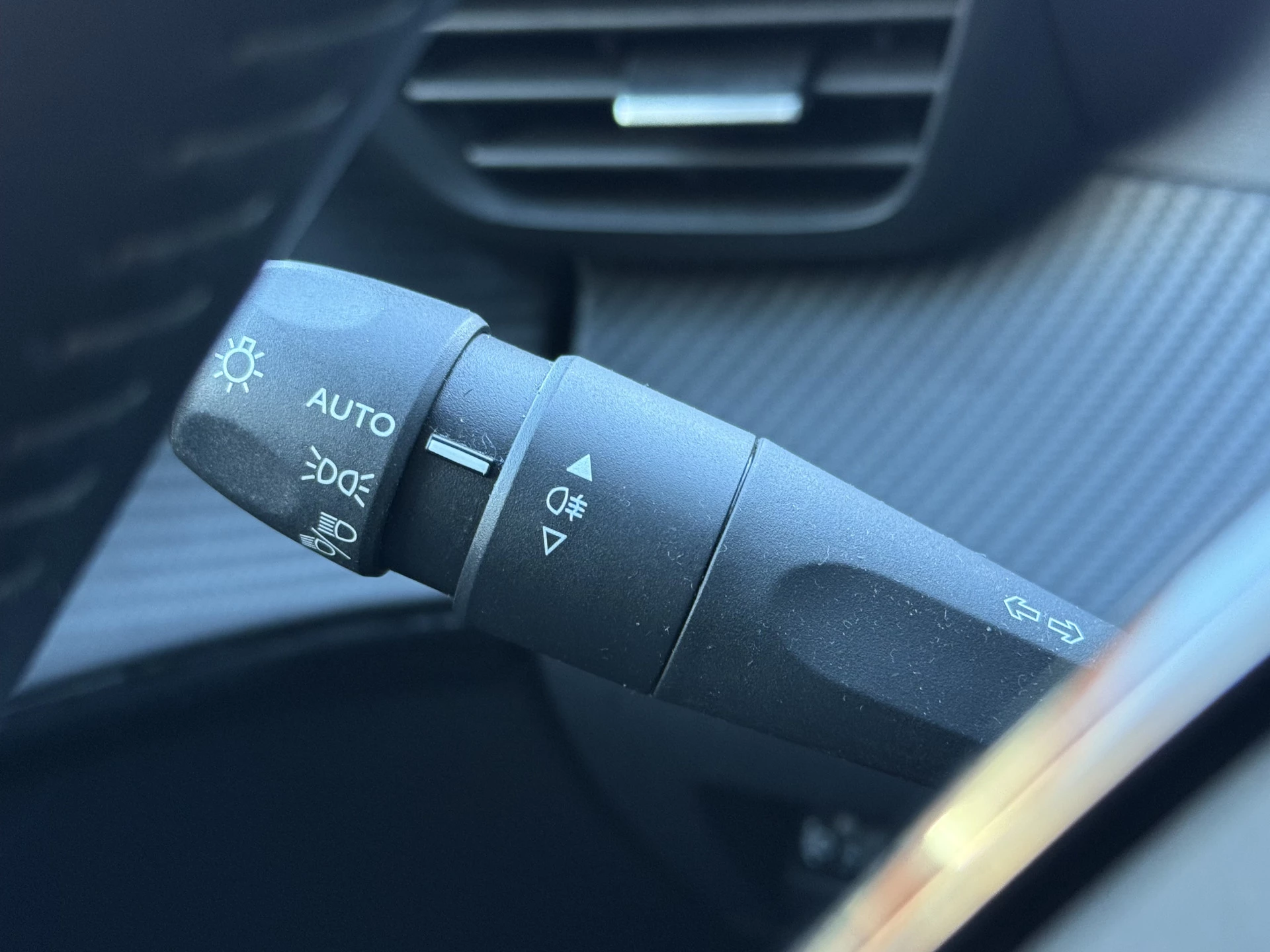 Hoofdafbeelding Peugeot e-208