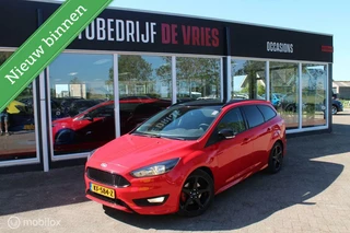 Ford Focus Wagon 1.5 Red Edition 18Inch/Trekhaak/NAP/Cruise