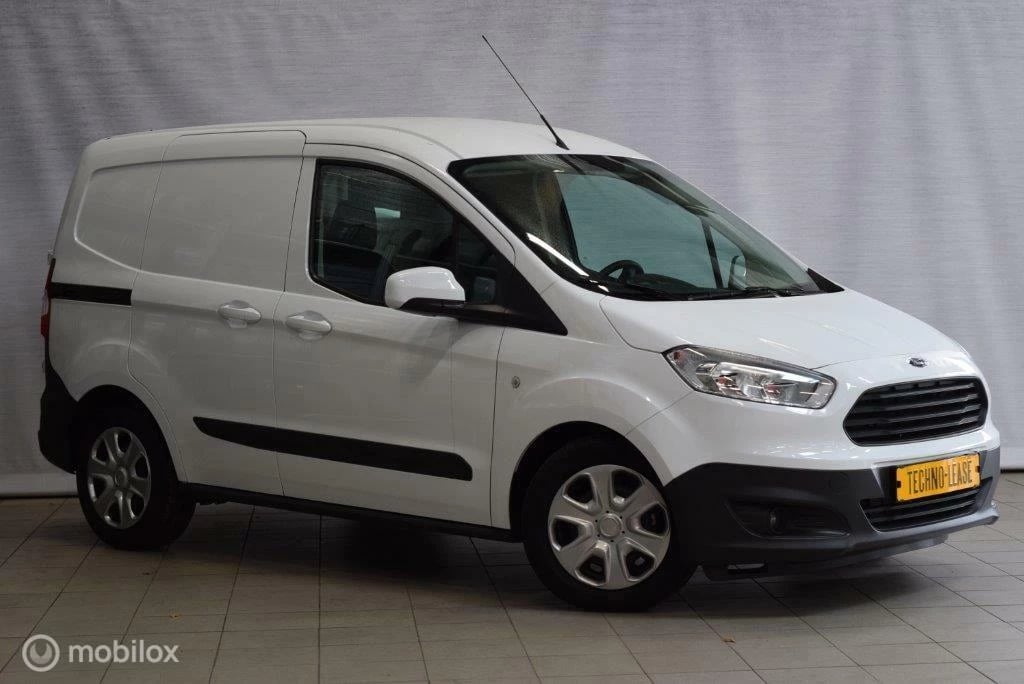 Hoofdafbeelding Ford Transit Courier