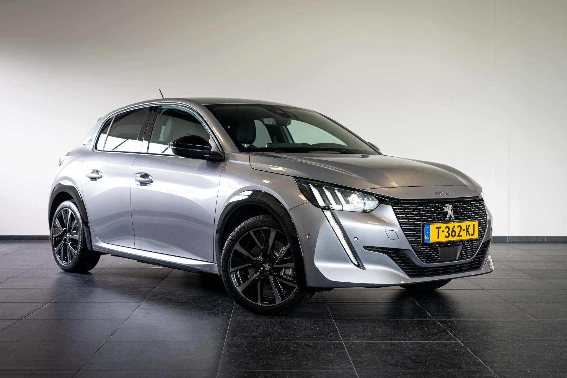 Hoofdafbeelding Peugeot e-208