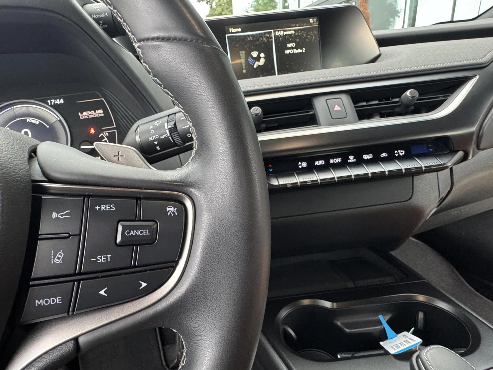 Hoofdafbeelding Lexus UX