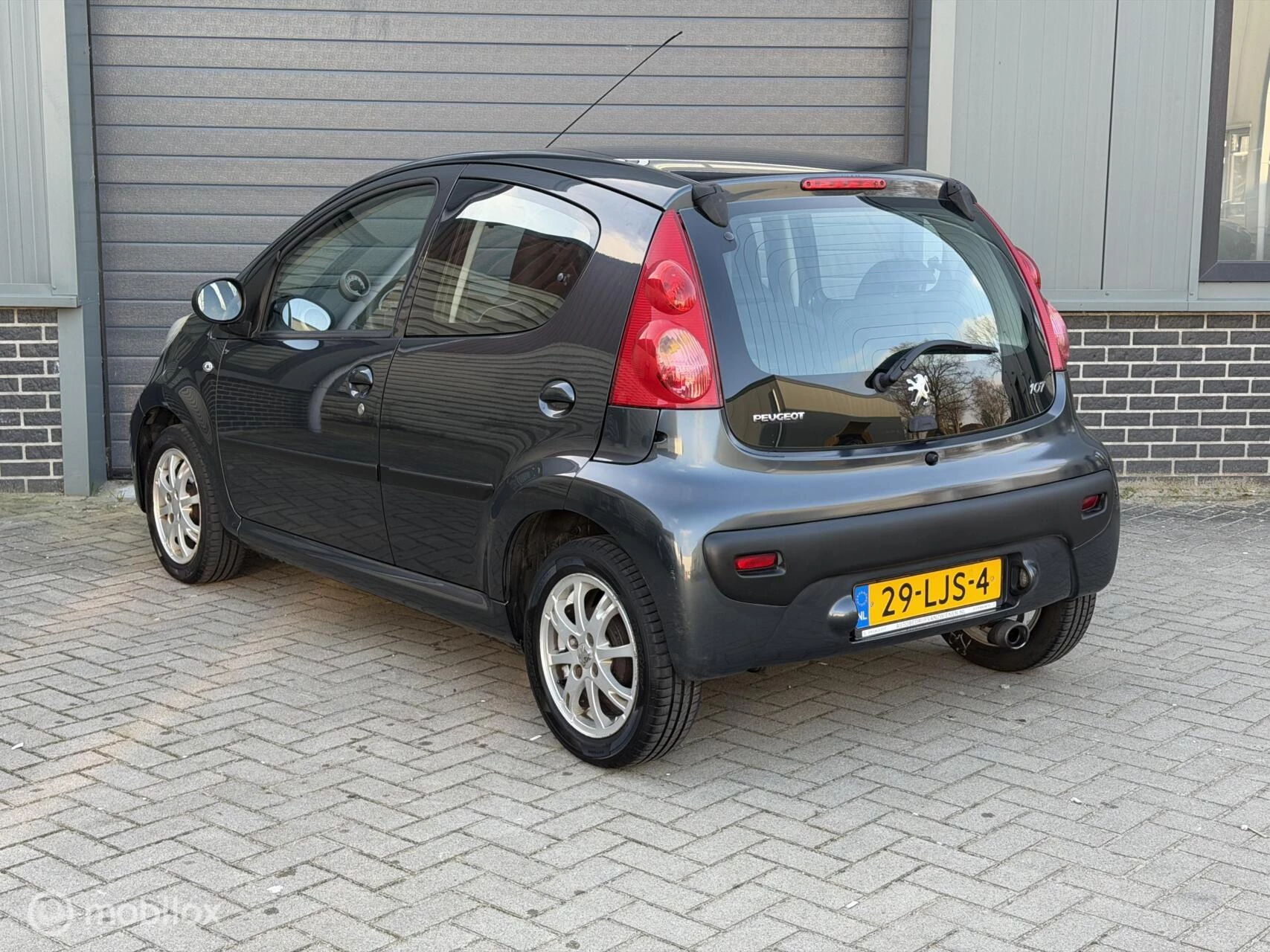 Hoofdafbeelding Peugeot 107