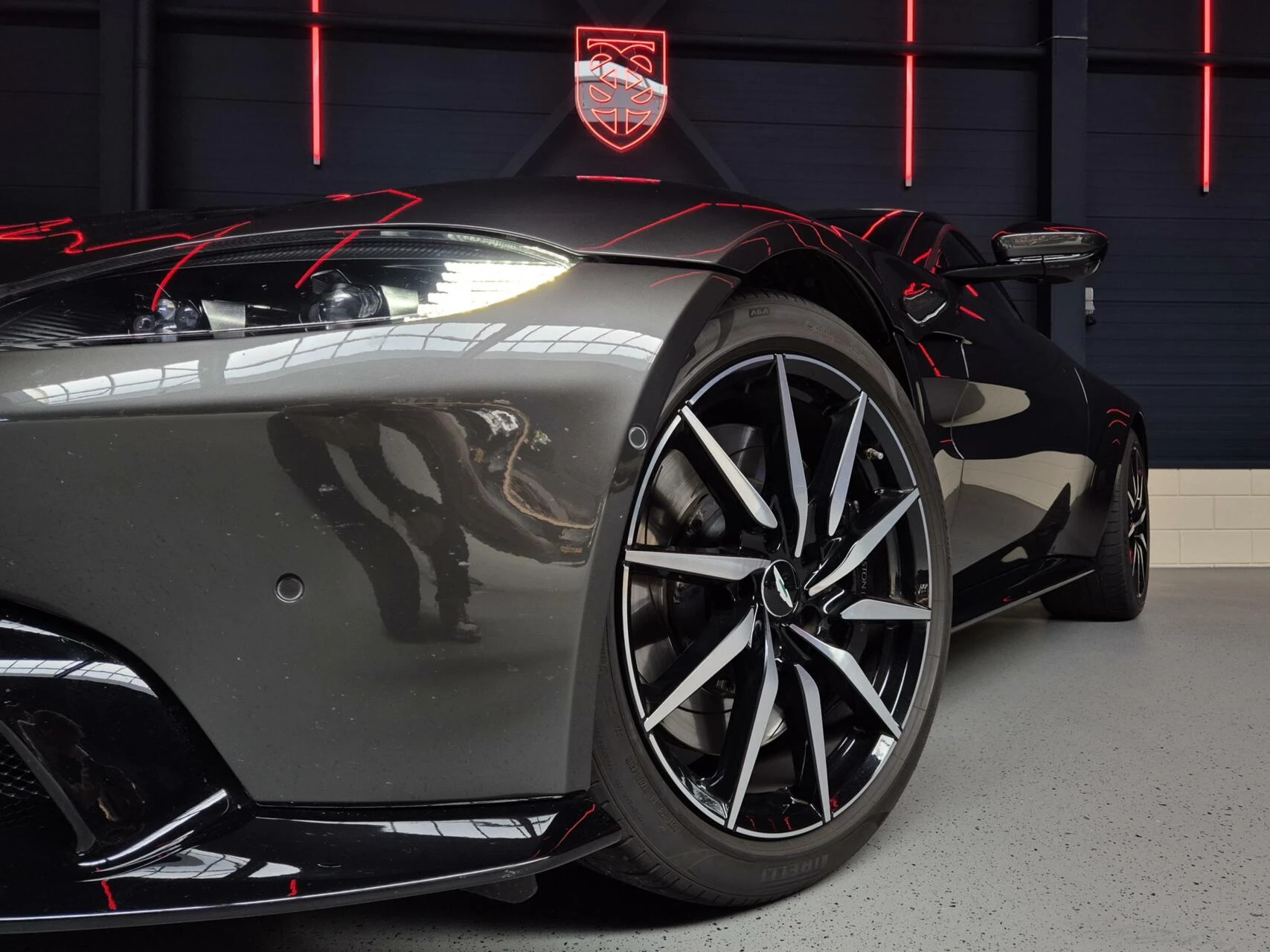 Hoofdafbeelding Aston Martin V8 Vantage